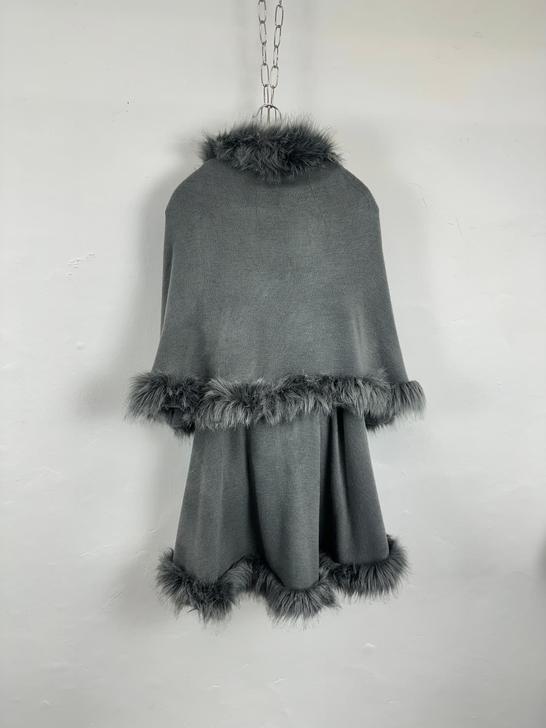 Fur Trim Grey Cape 상품이미지4