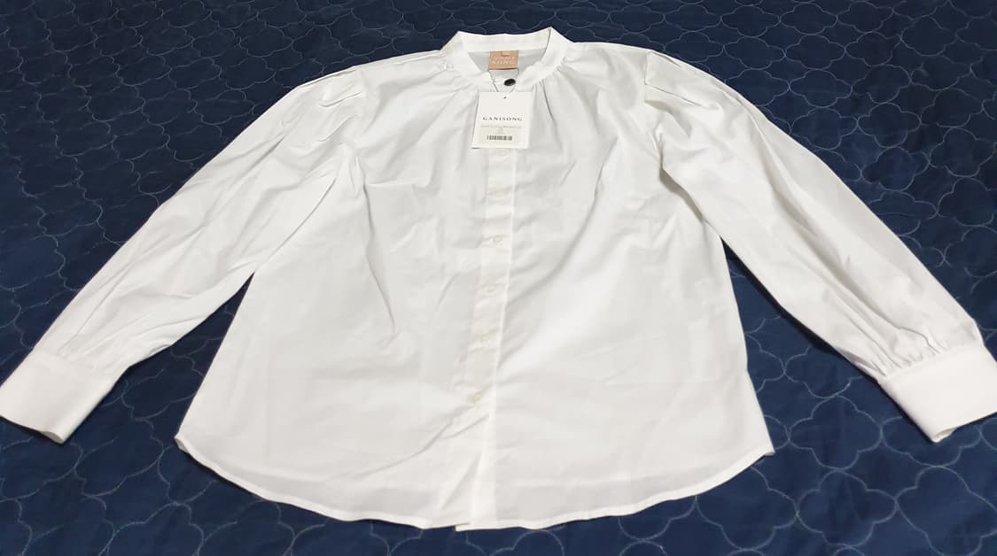 가니송 코튼100% 에밀리 블라우스 화이트 (F) 상품이미지1