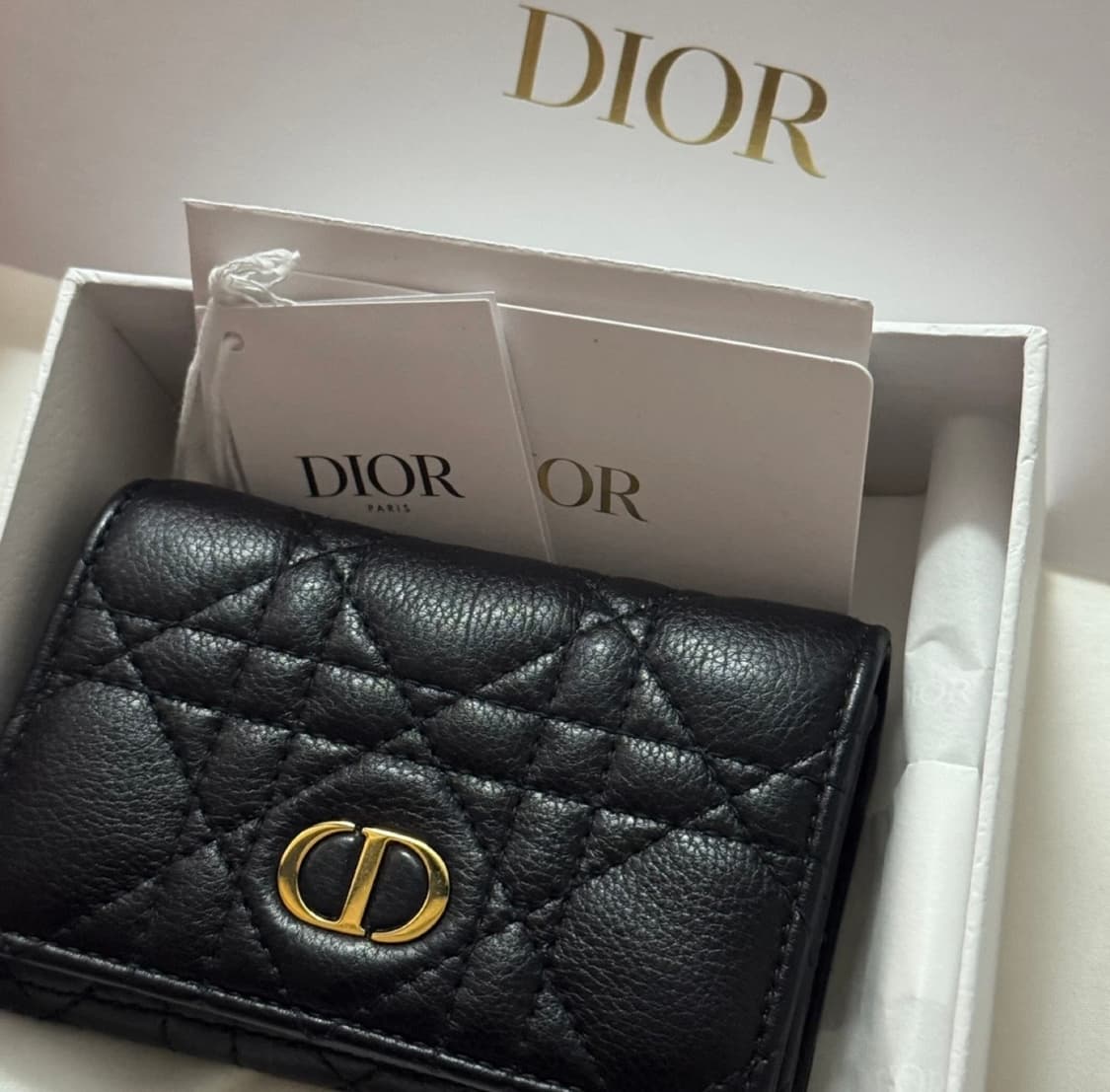 디올 카로 XS 블랙 지갑 상품이미지2