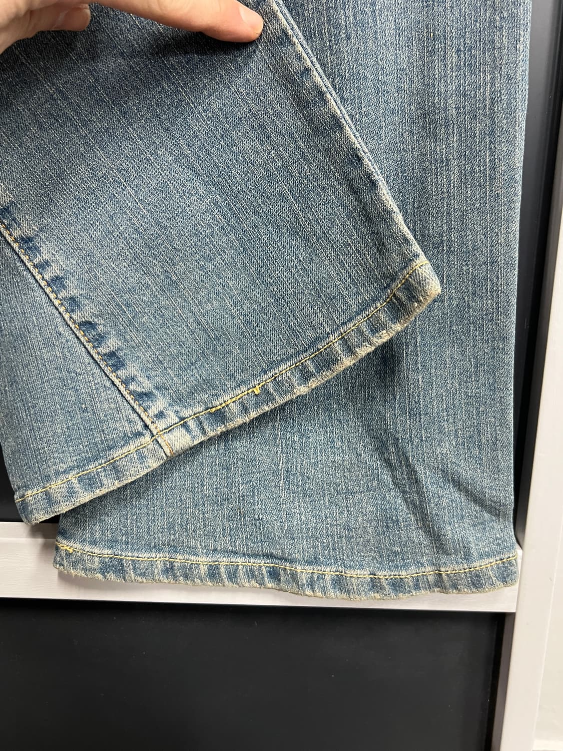 Levis 리바이스 504 슬러치 나팔핏 부츠컷 데님 팬츠 상품이미지4