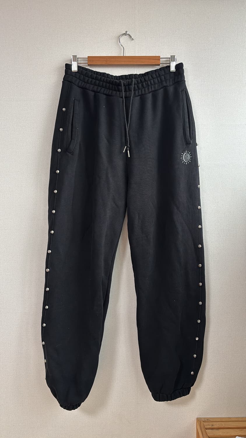 Stud Jogger Pants 상품이미지2