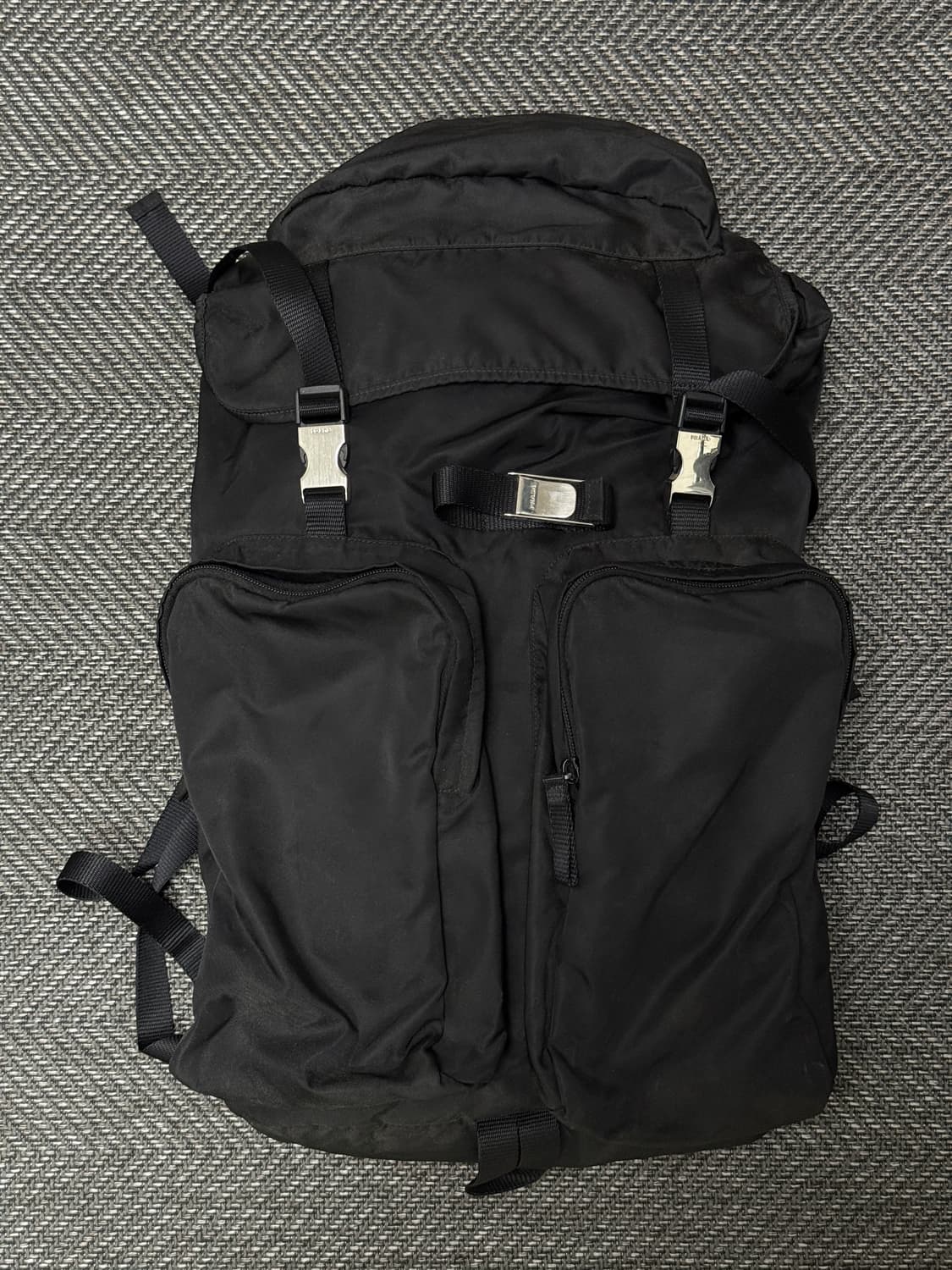 프라다 나일론 백팩 블랙 상품이미지5