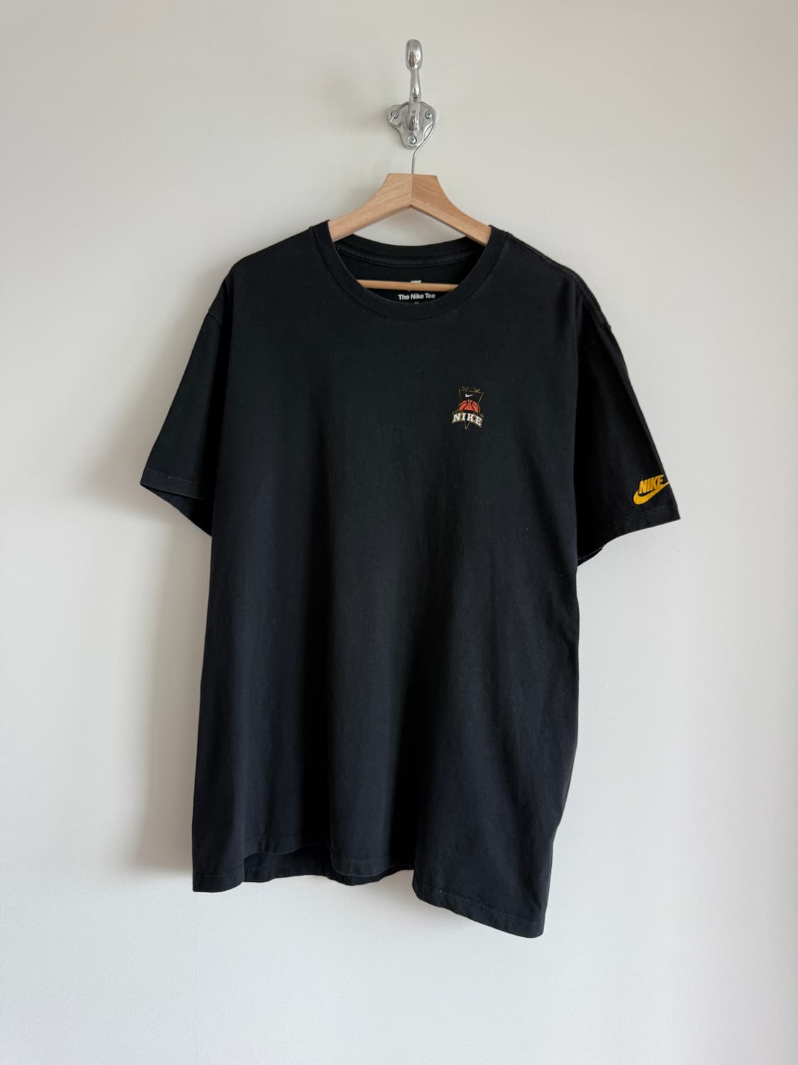 나이키(NIKE) 베스킷볼 스컬 반팔 티셔츠 상품이미지1