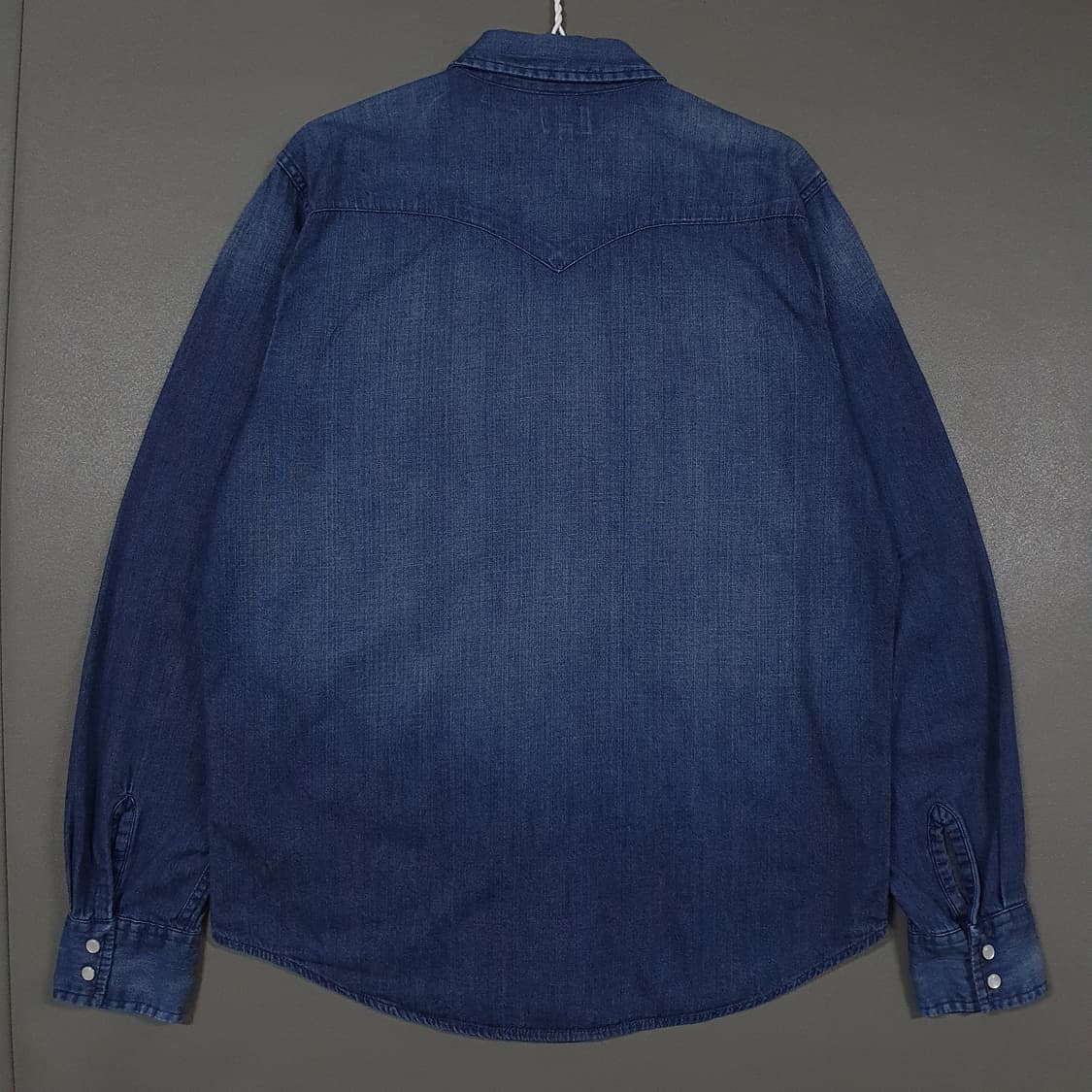 M) 리바이스 신형 클래식 웨스턴 포켓 버튼 스탠다드 청셔츠 중청 상품이미지10