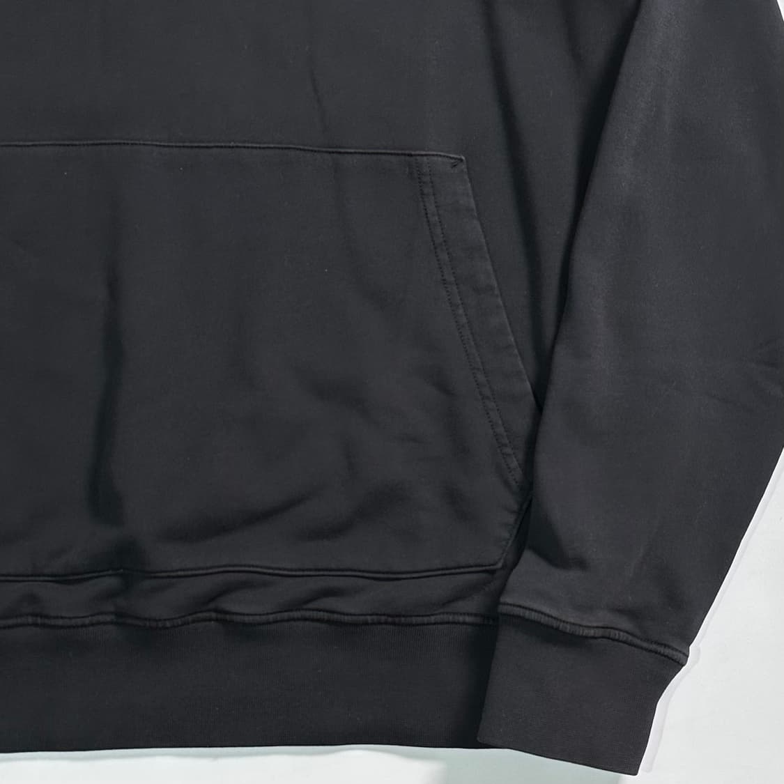 스톤아일랜드 블랙 후드티   상품이미지3