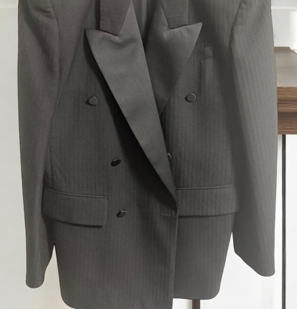 [차은우님 착용] 생로랑 24ss 스트라이프 스모킹 자켓 상품이미지2