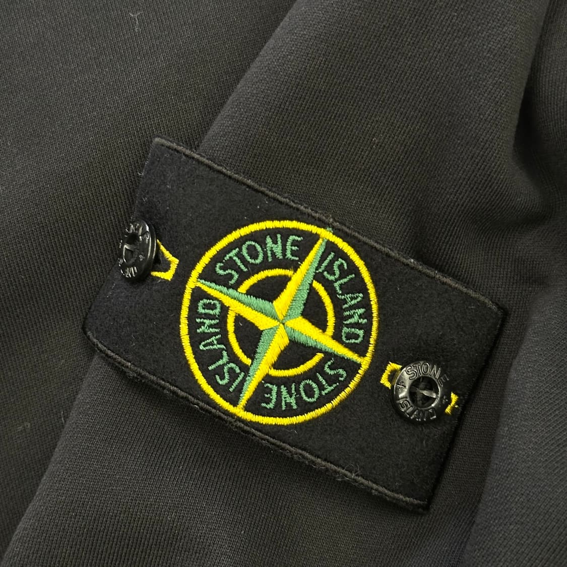 M 스톤아일랜드 블랙 맨투맨 상품이미지5