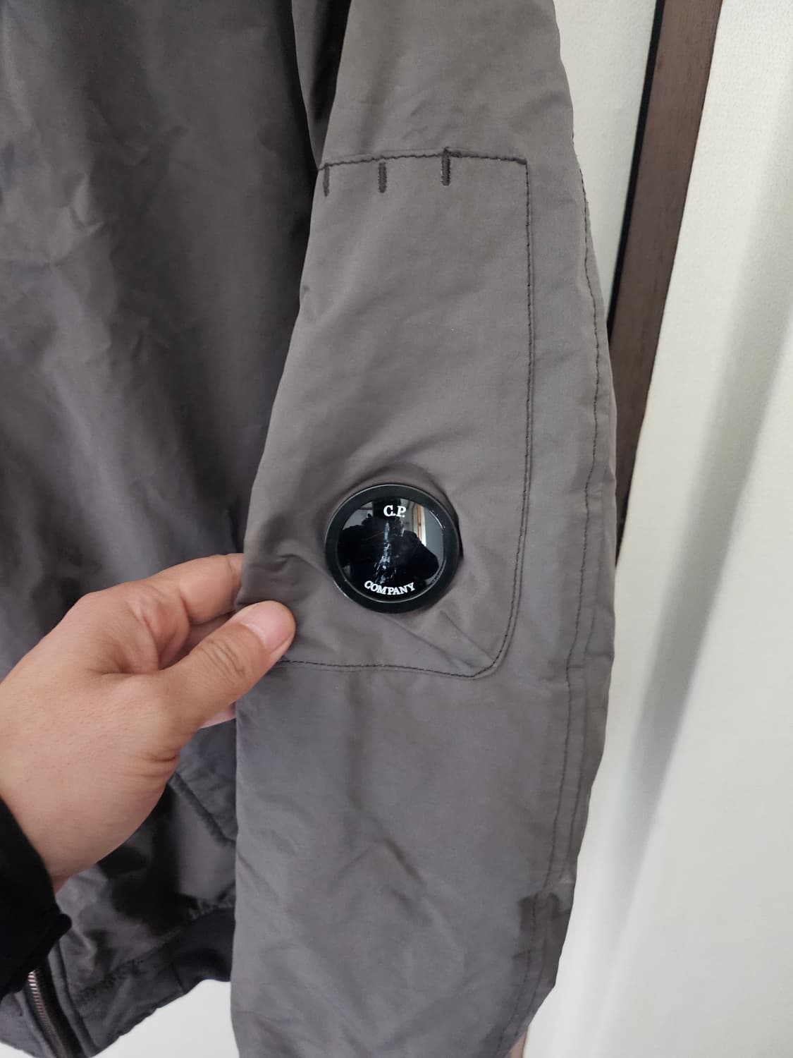 cp컴퍼니 항공점퍼 그레이패딩 100사이즈 상품이미지4