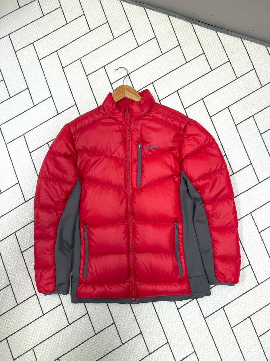 남성 100 L / 나이키 골프 패딩 레드 상품이미지1