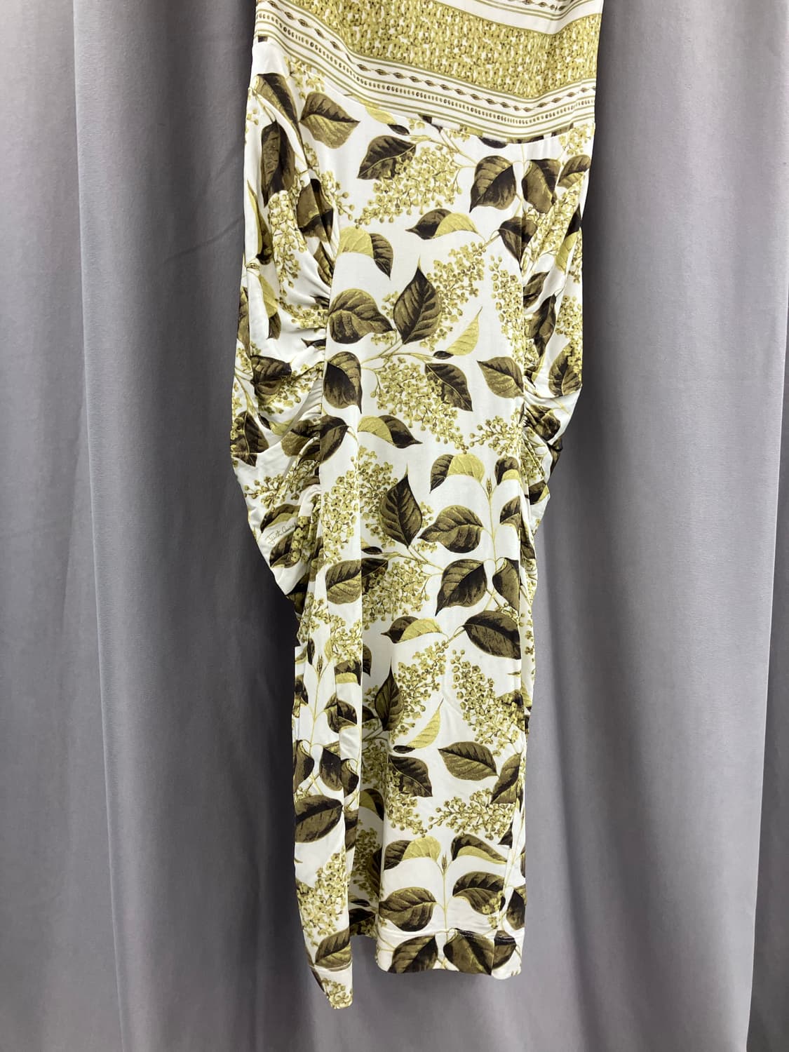 저스트까발리 보태니컬 패턴 브이넥 드레스  상품이미지4