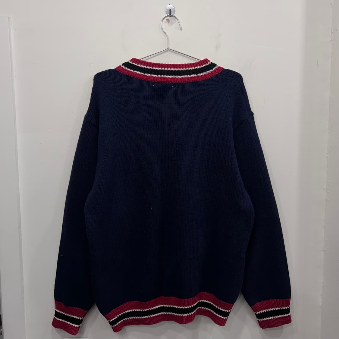 언더에어 부클와펜 배색 오버핏 브이넥 니트 상품이미지5