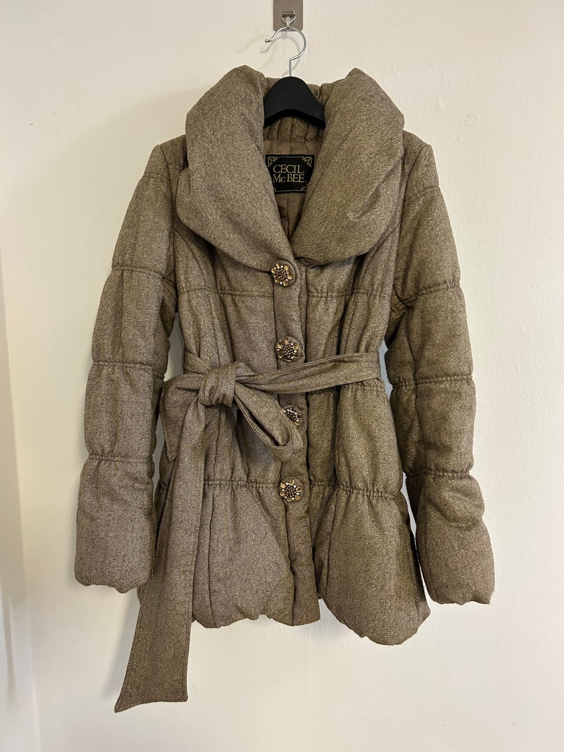 세실맥비 골드버튼 울믹스 쇼울 볼륨 패딩 코트 상품이미지2