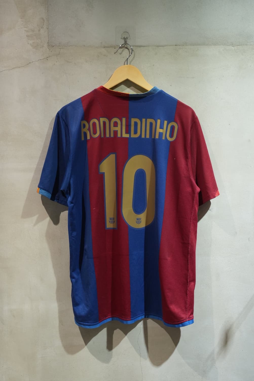 06-07 바르셀로나 호나우지뉴 홈 유니폼 상품이미지6