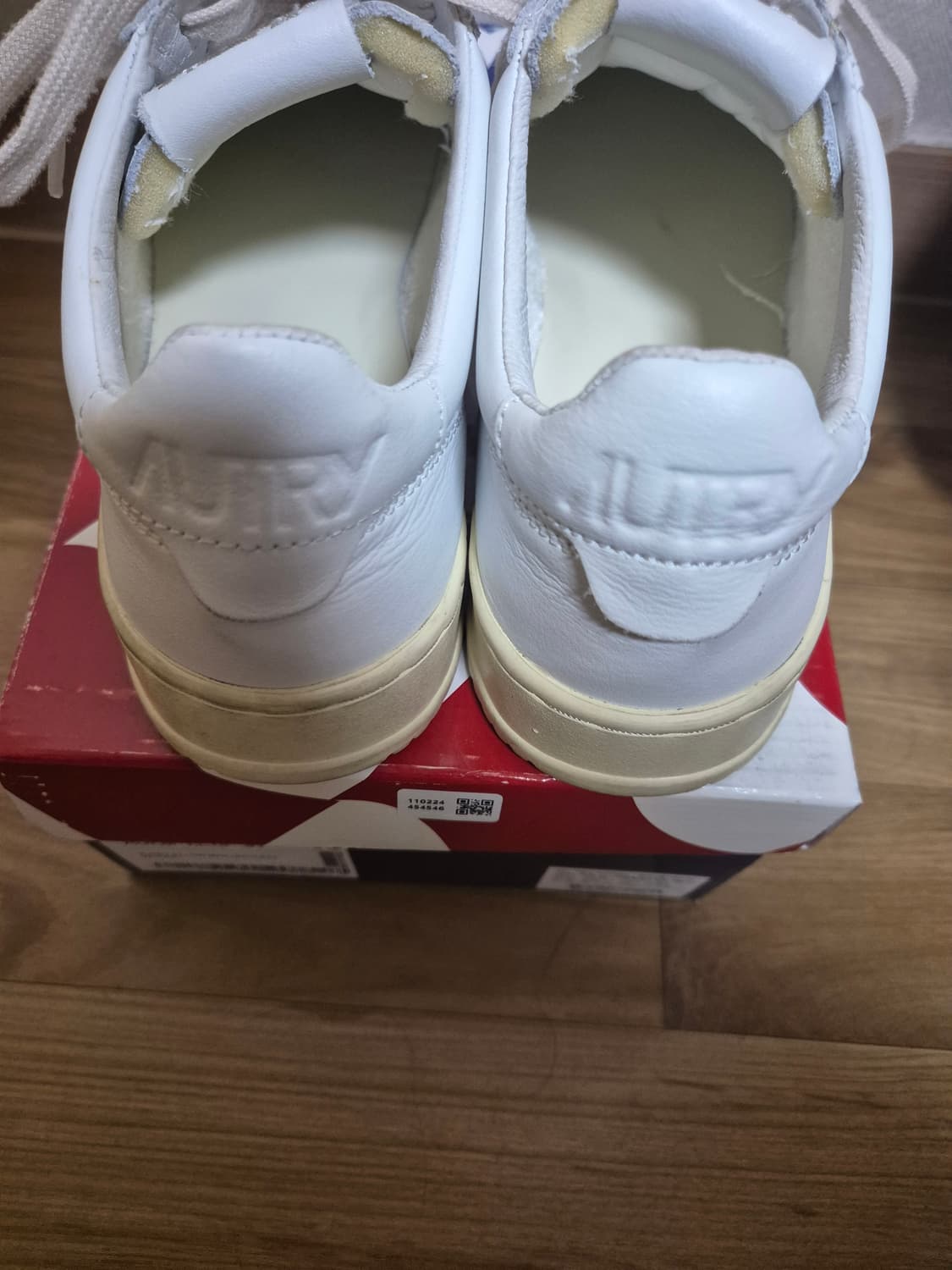 오트리 메달리스트 로우레더 스니커즈 41 상품이미지2