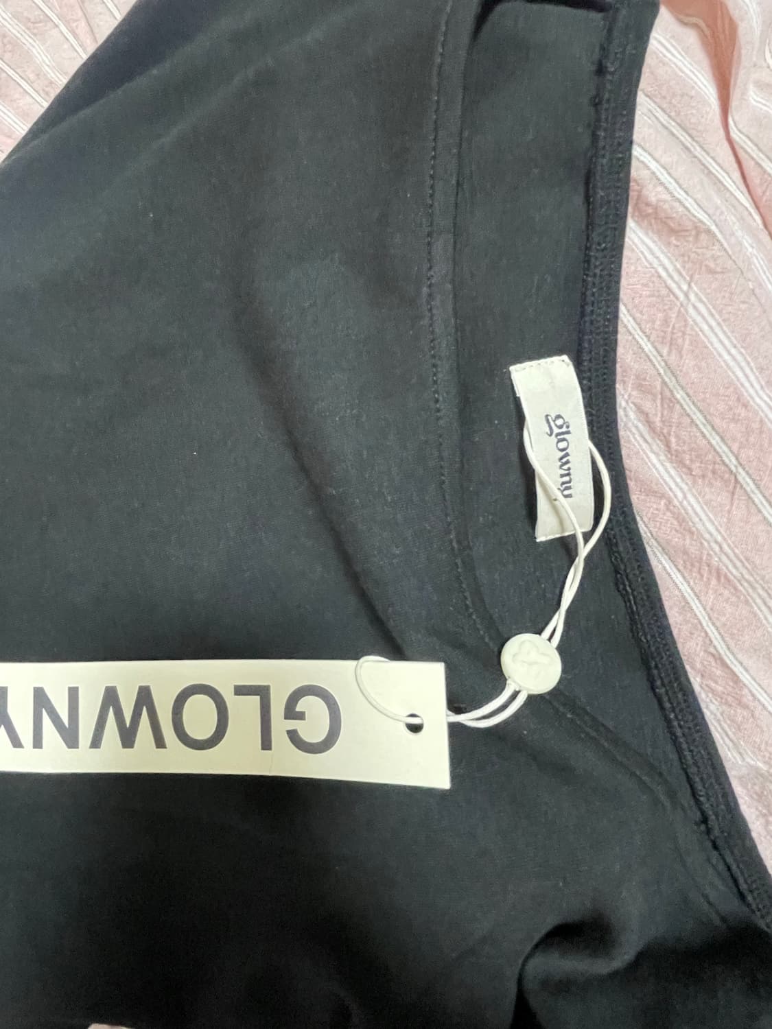 글로니  VALEN V-CUT TEE black 상품이미지3