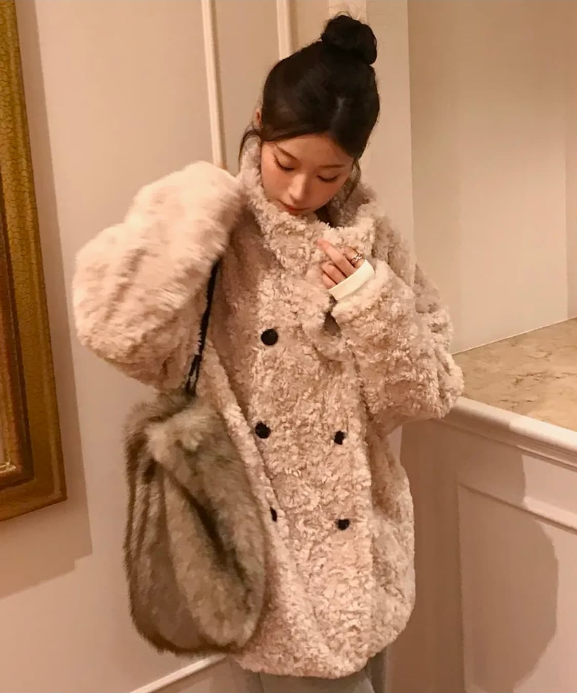 새상품)) 레터프롬문 시프네 더블 버튼 퍼자켓 아이보리 상품이미지2