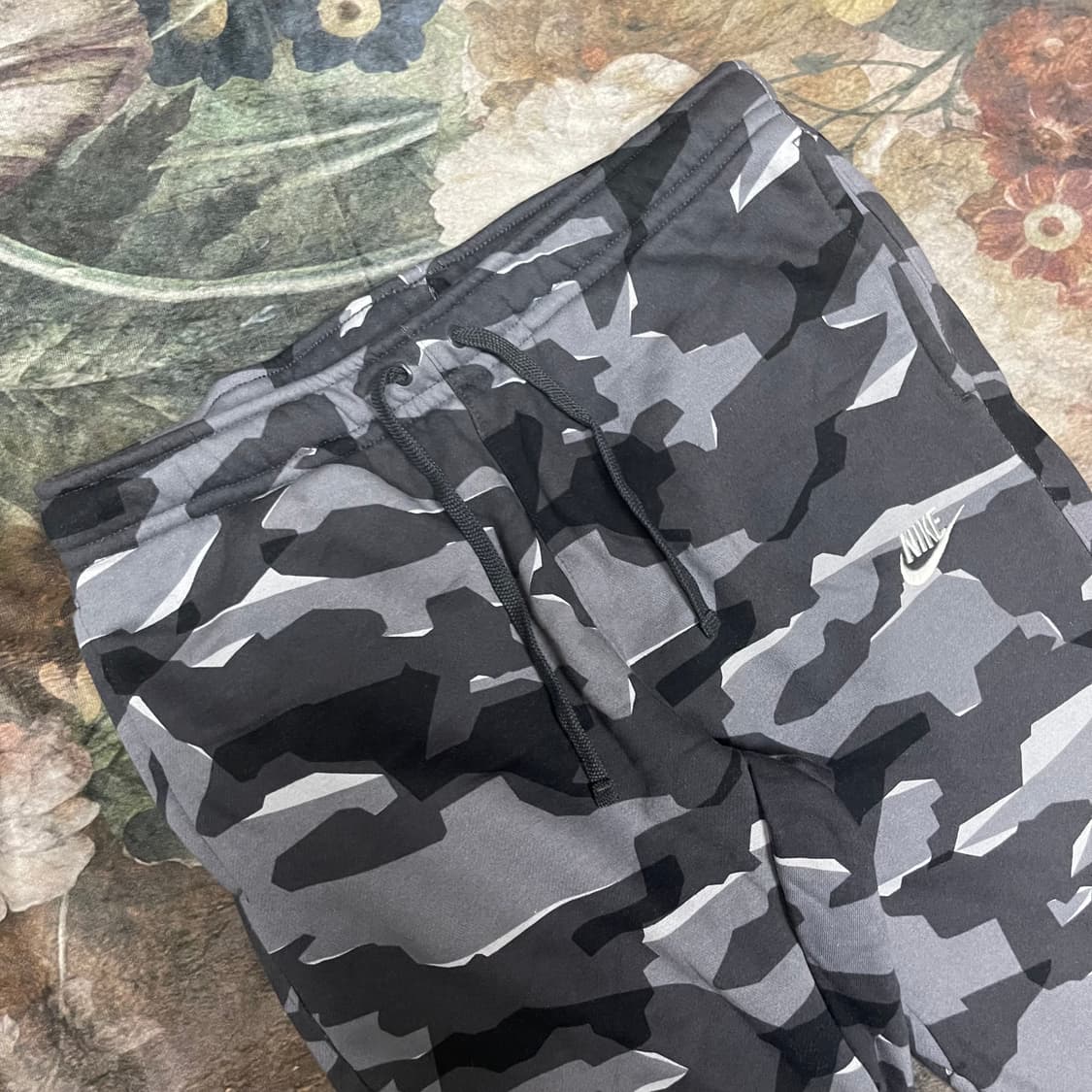 나이키 신형 밴딩 스몰로고 카모 조거팬츠 XL  상품이미지2
