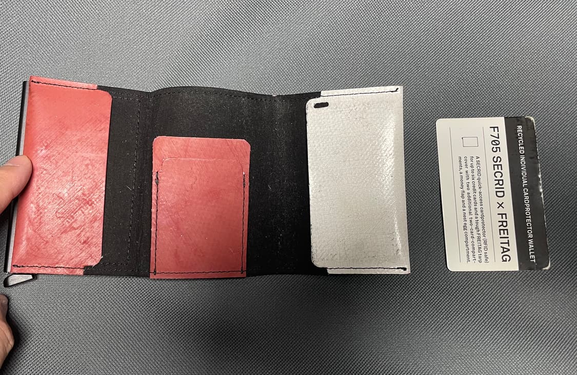 프라이탁 시크리드 흰/빨 상품이미지4