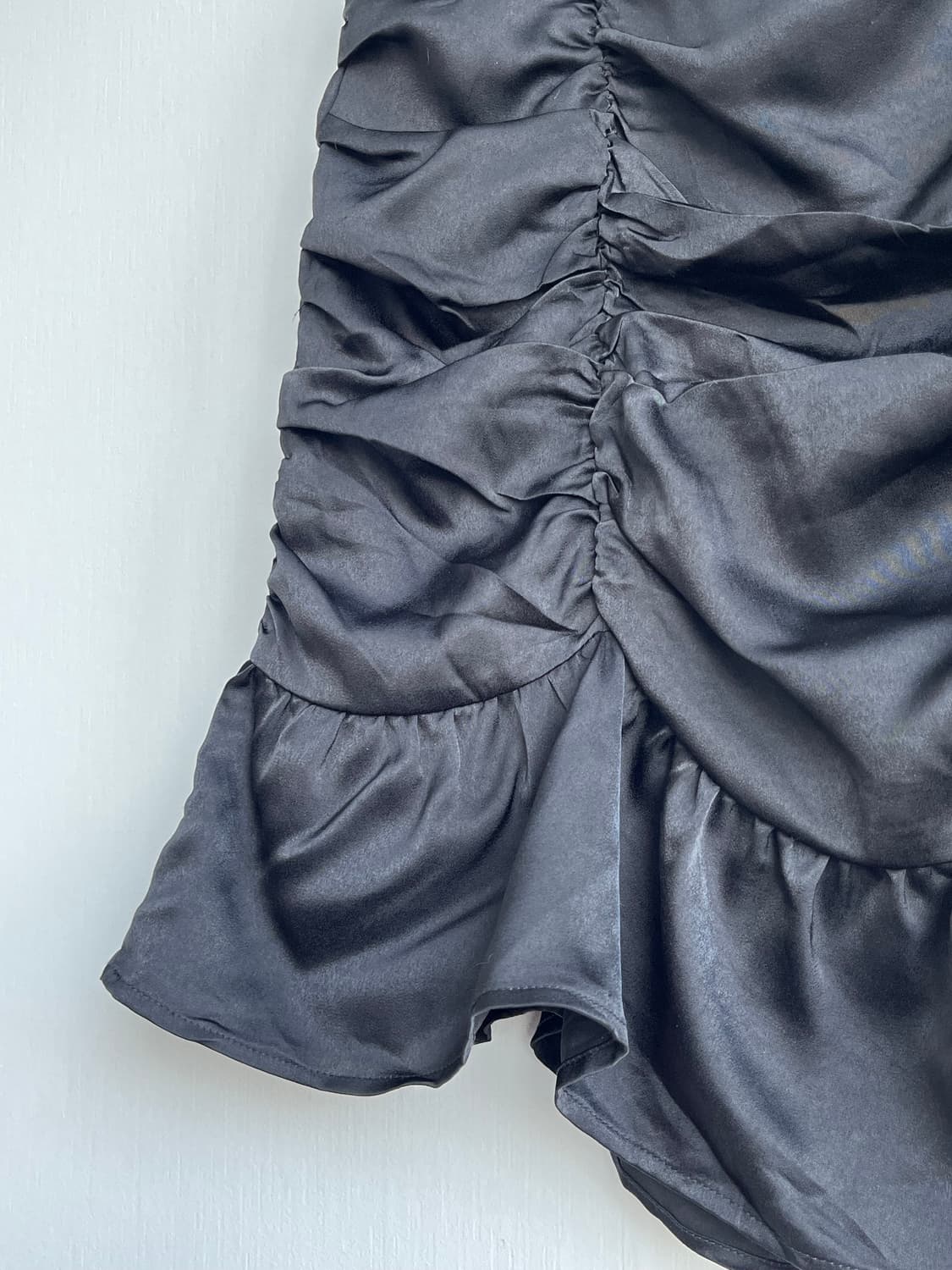 *SALE) 블랙 셔링 러플 스커트 상품이미지3