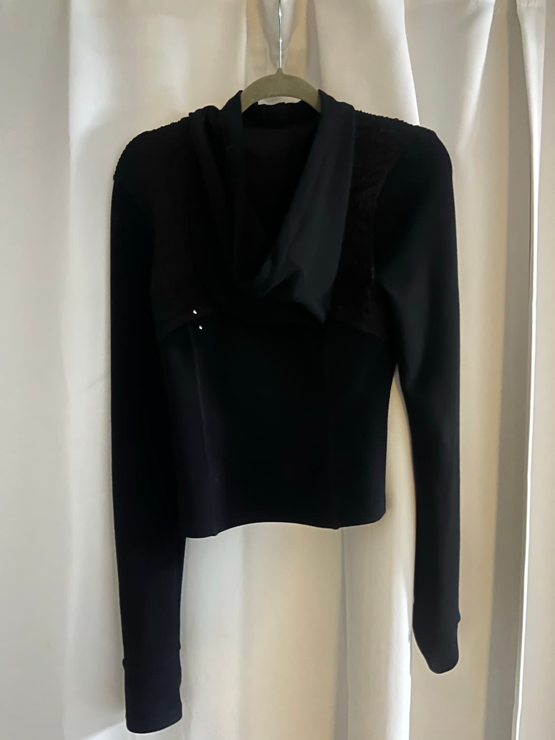 Pierced finger hole hoodie jacket 상품이미지4