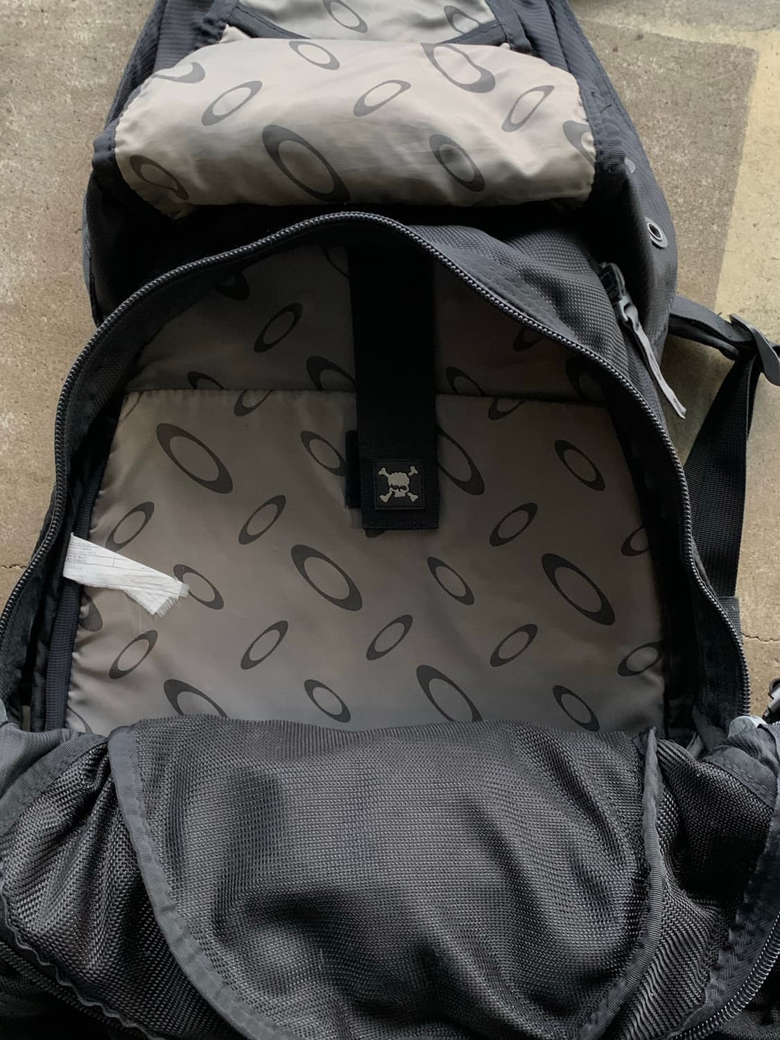 00s 오클리 아이콘 3.0 백팩 블랙 상품이미지5