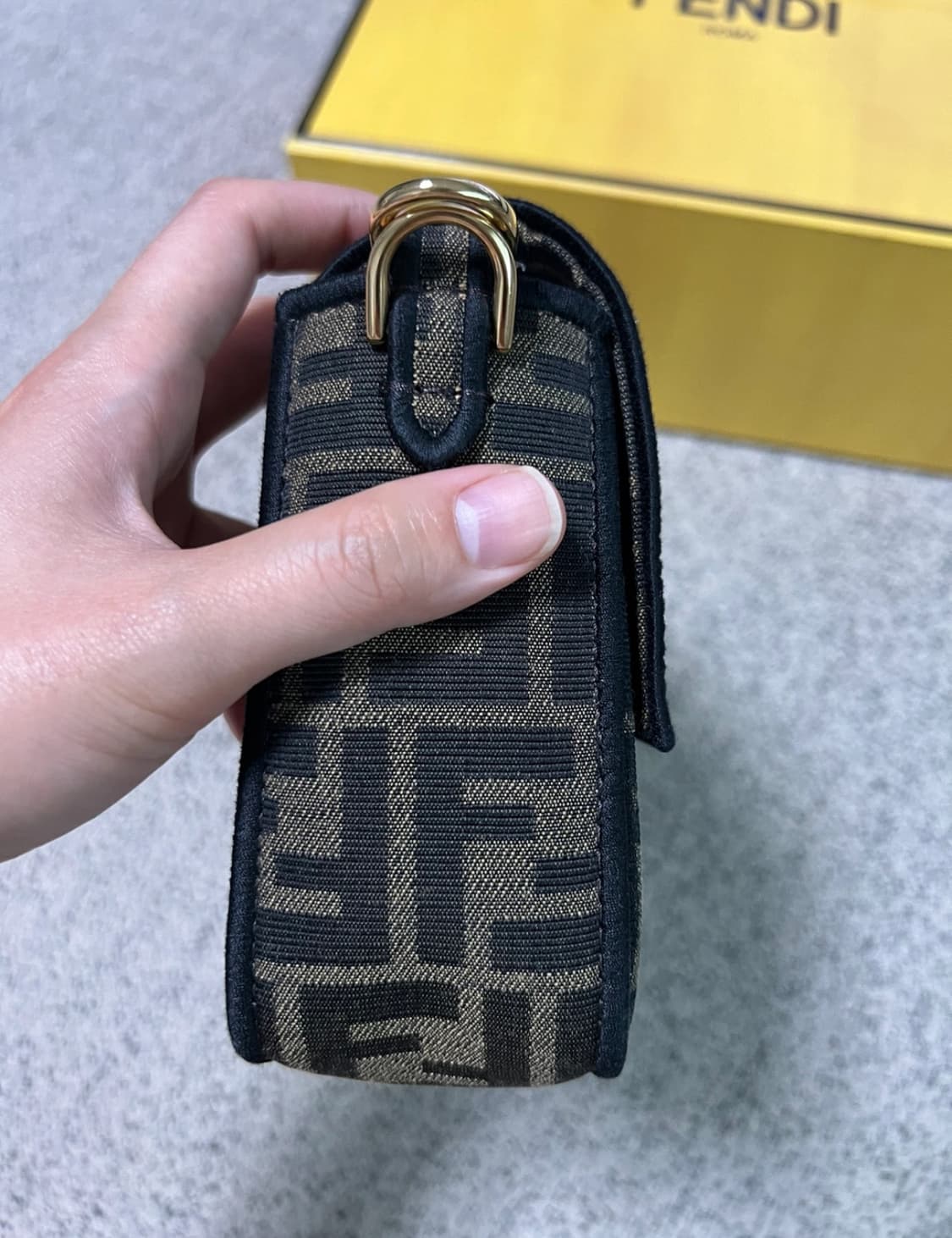 펜디 바게트백 FF로고 상품이미지5