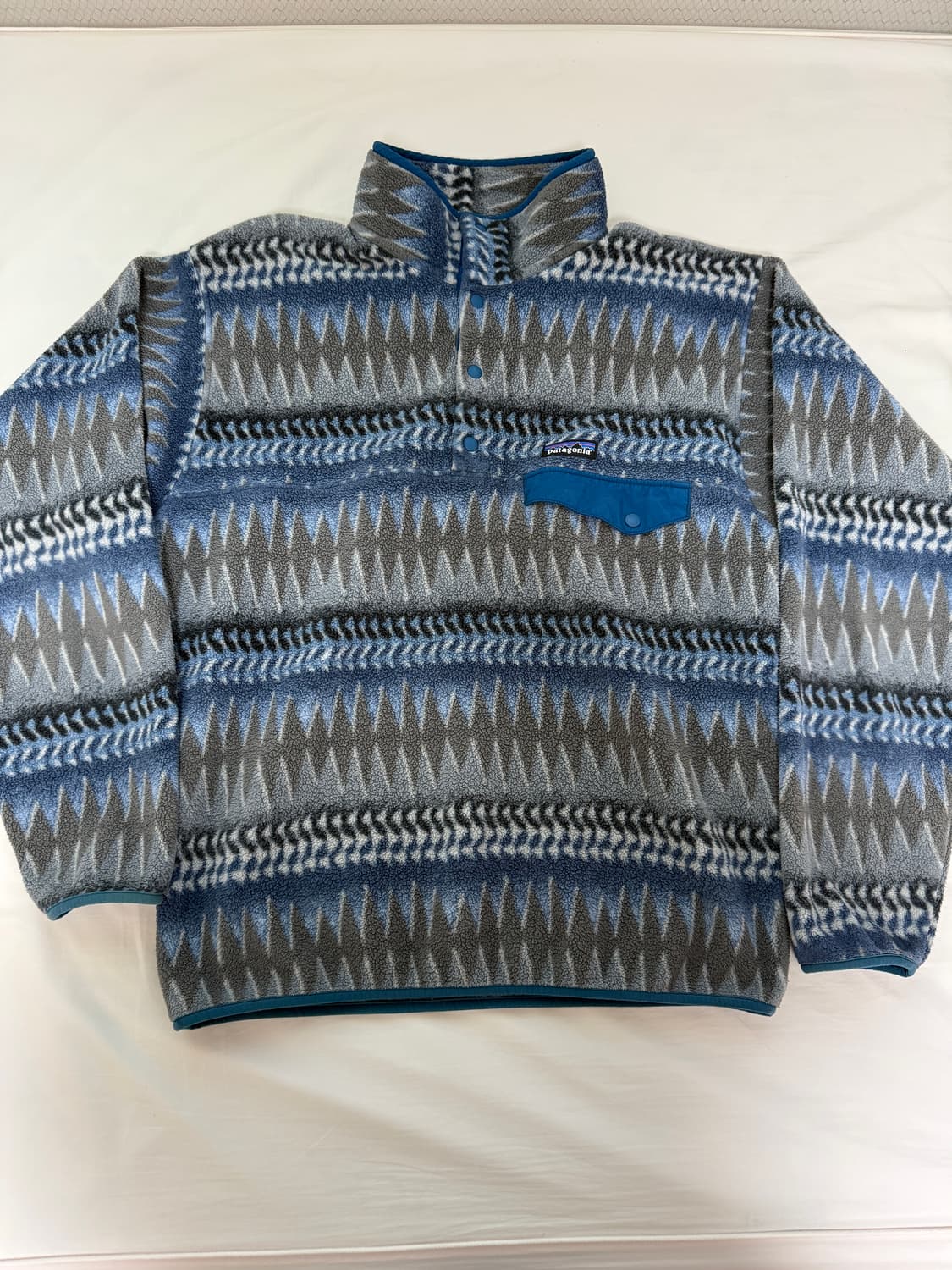 17FW 파타고니아 신칠라 스냅-T 아즈텍 패턴 상품이미지1