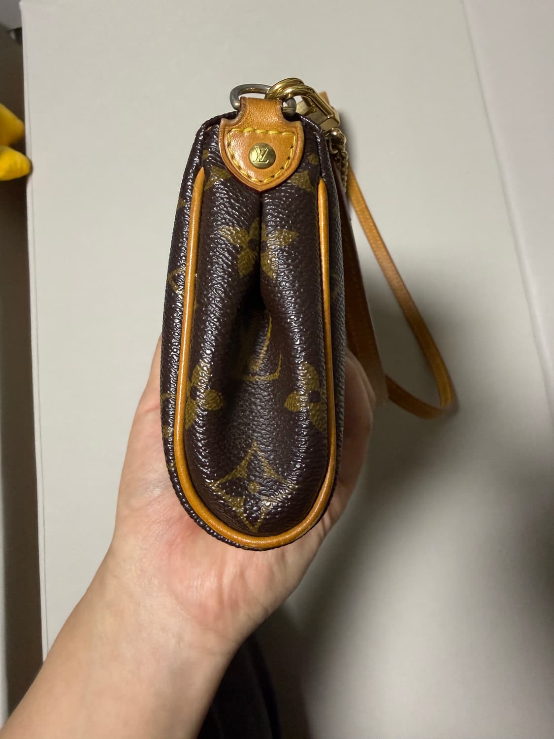 루이비통 에바클러치 상품이미지5