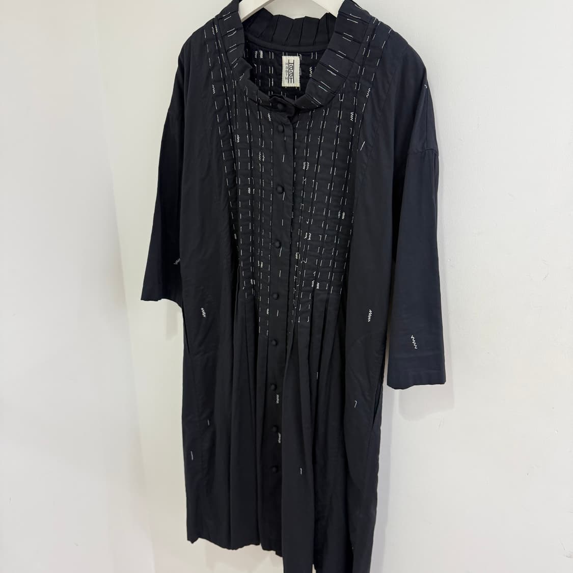 ISSEY MIYAKE HaaT 블랙 프릴 콩단추 미디원피스 상품이미지9