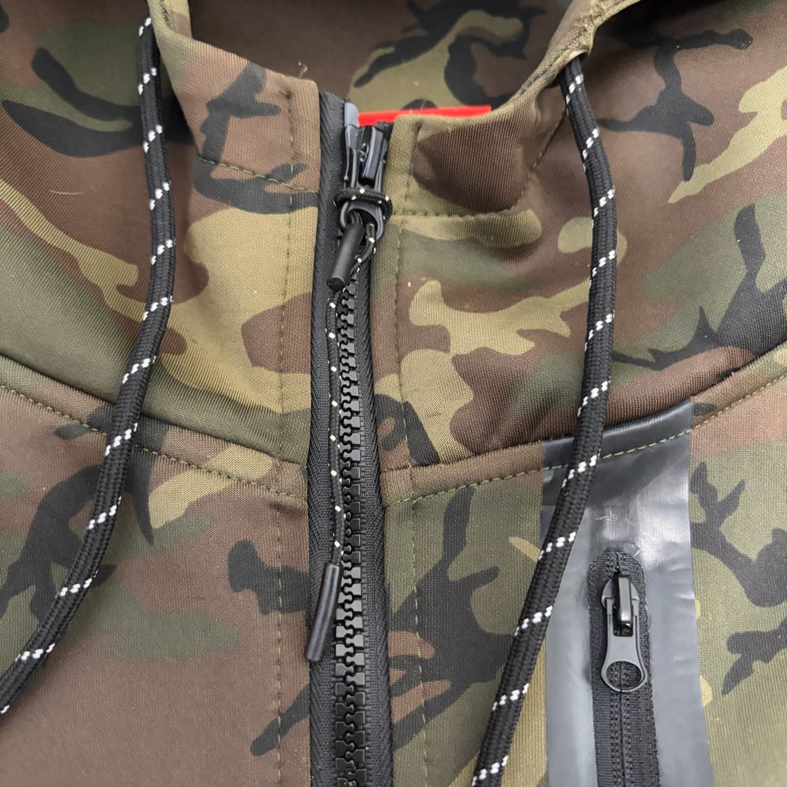 나이키 테크팩 카모플라쥬 투웨이 후드집업 상품이미지3