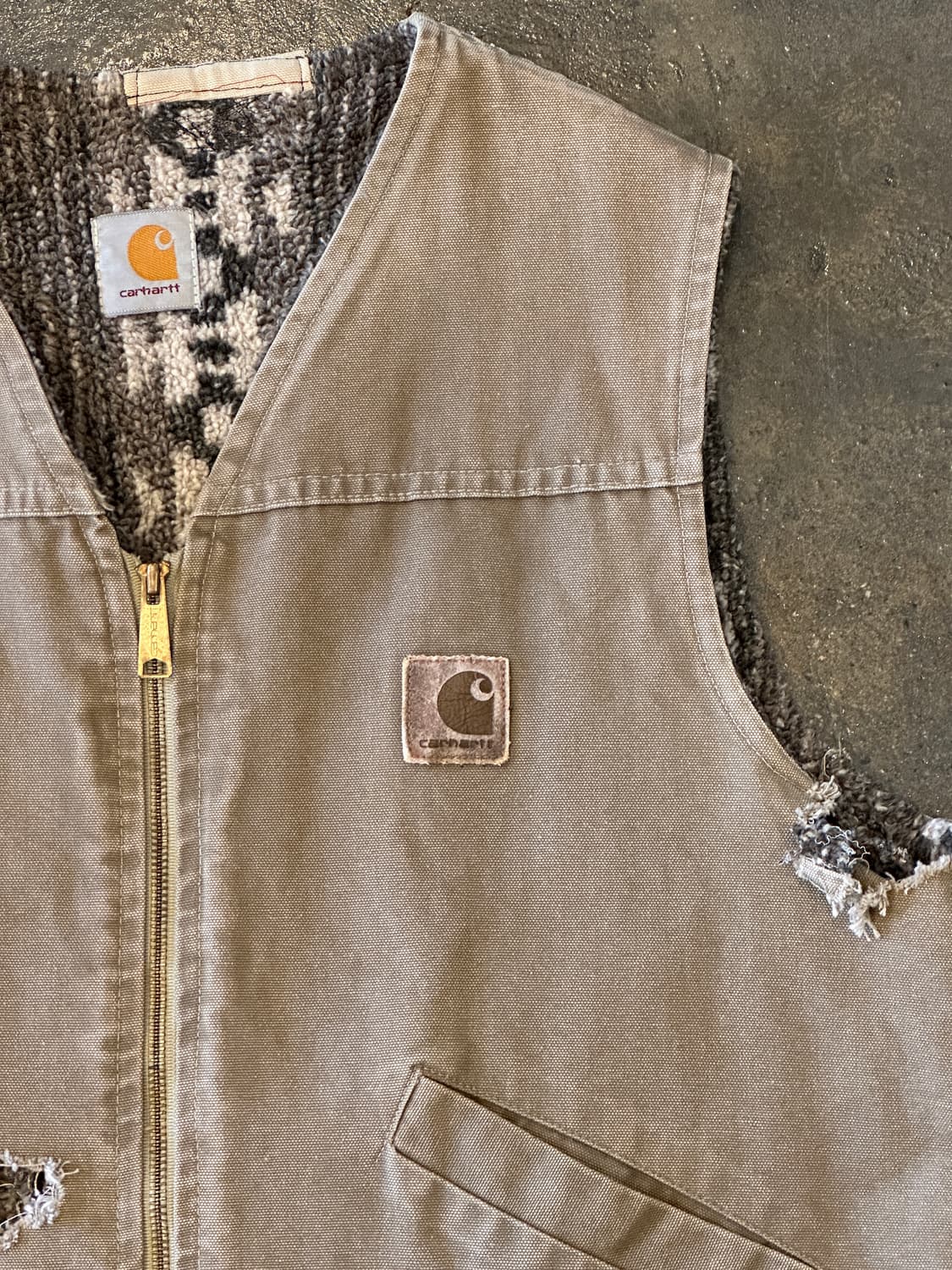 칼하트 V01  디스트레스드 워크베스트 L 상품이미지3