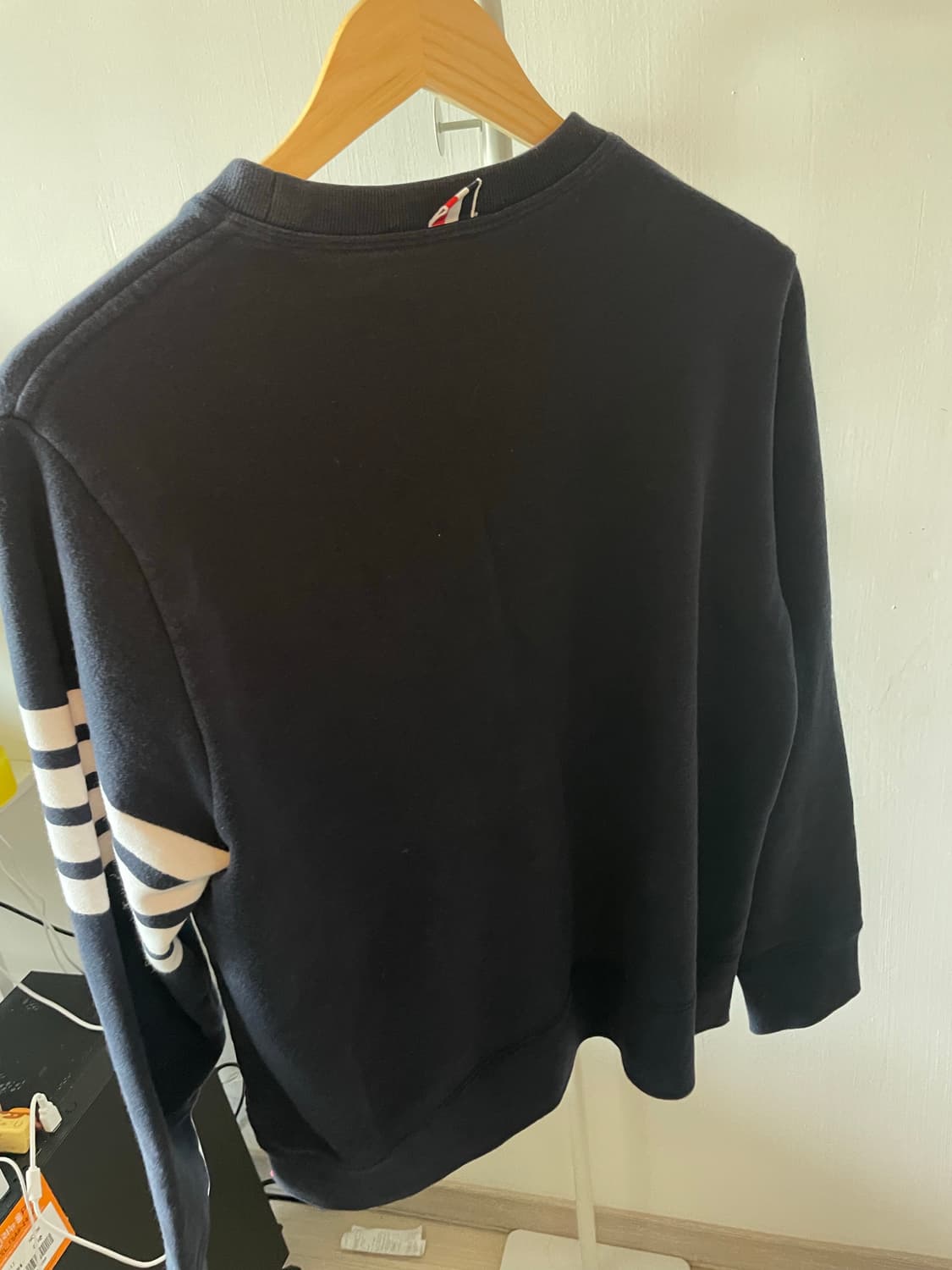 톰브라운 맨투맨 티셔츠 네이비 3 상품이미지3