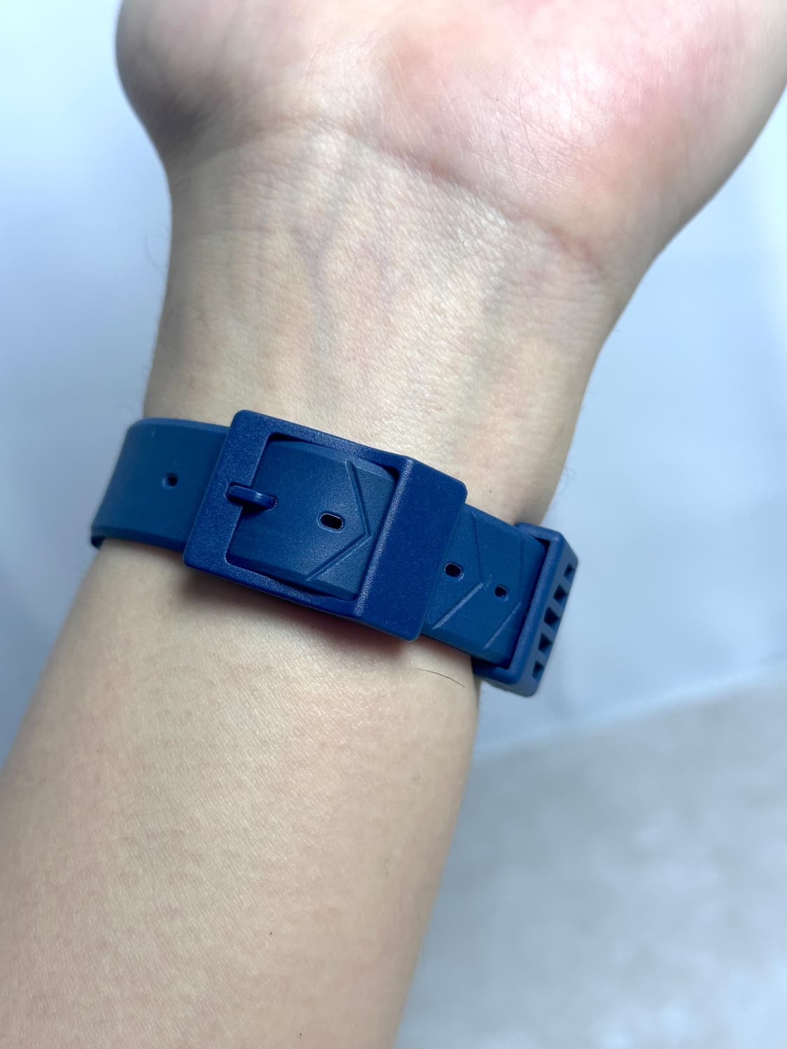 태그호이어 포뮬러 1 프로페셔널 200M 쿼츠 네이비 러버 상품이미지9