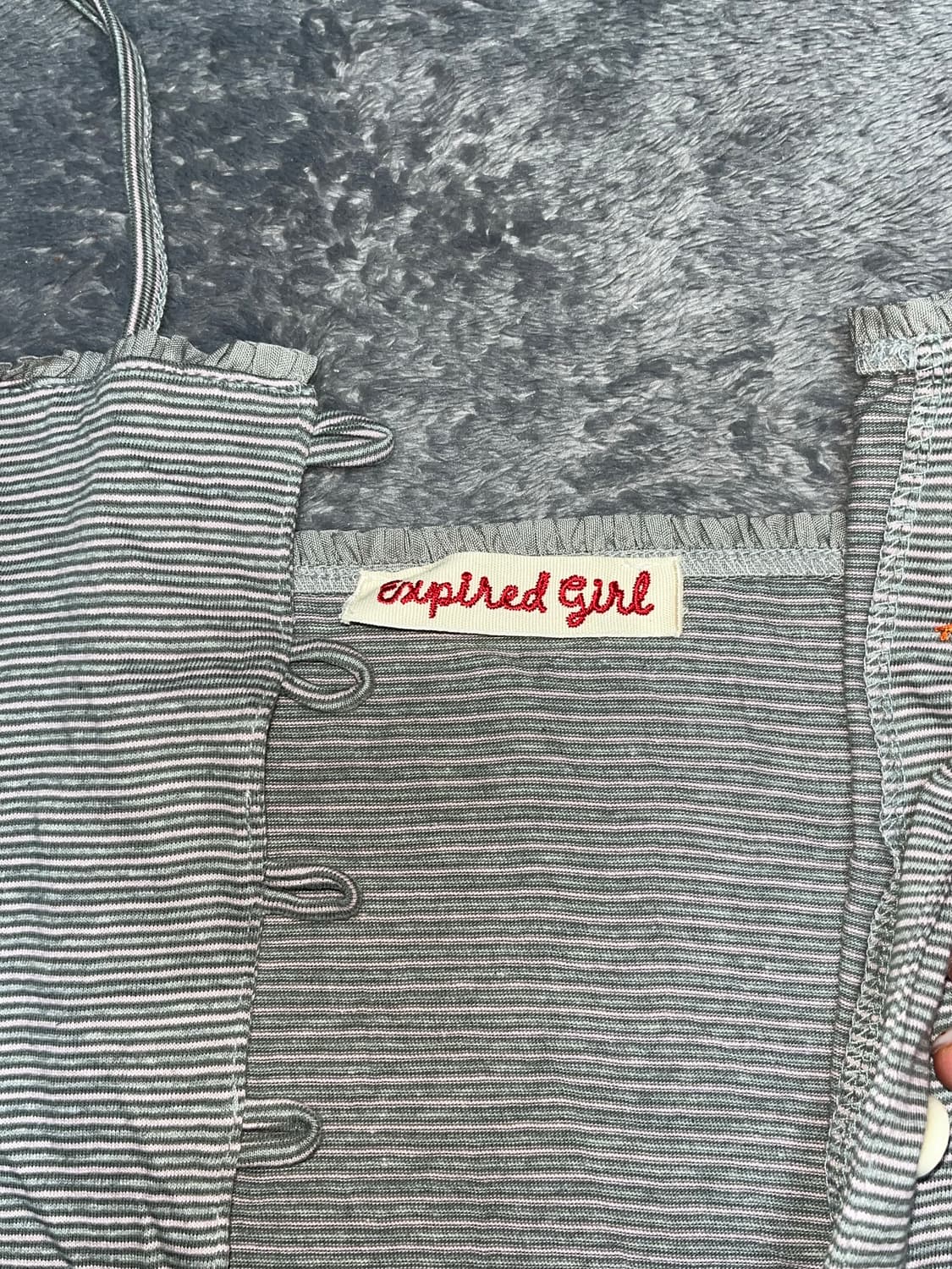 익스파이어드 걸 아멜리아 버튼 탑 상품이미지2