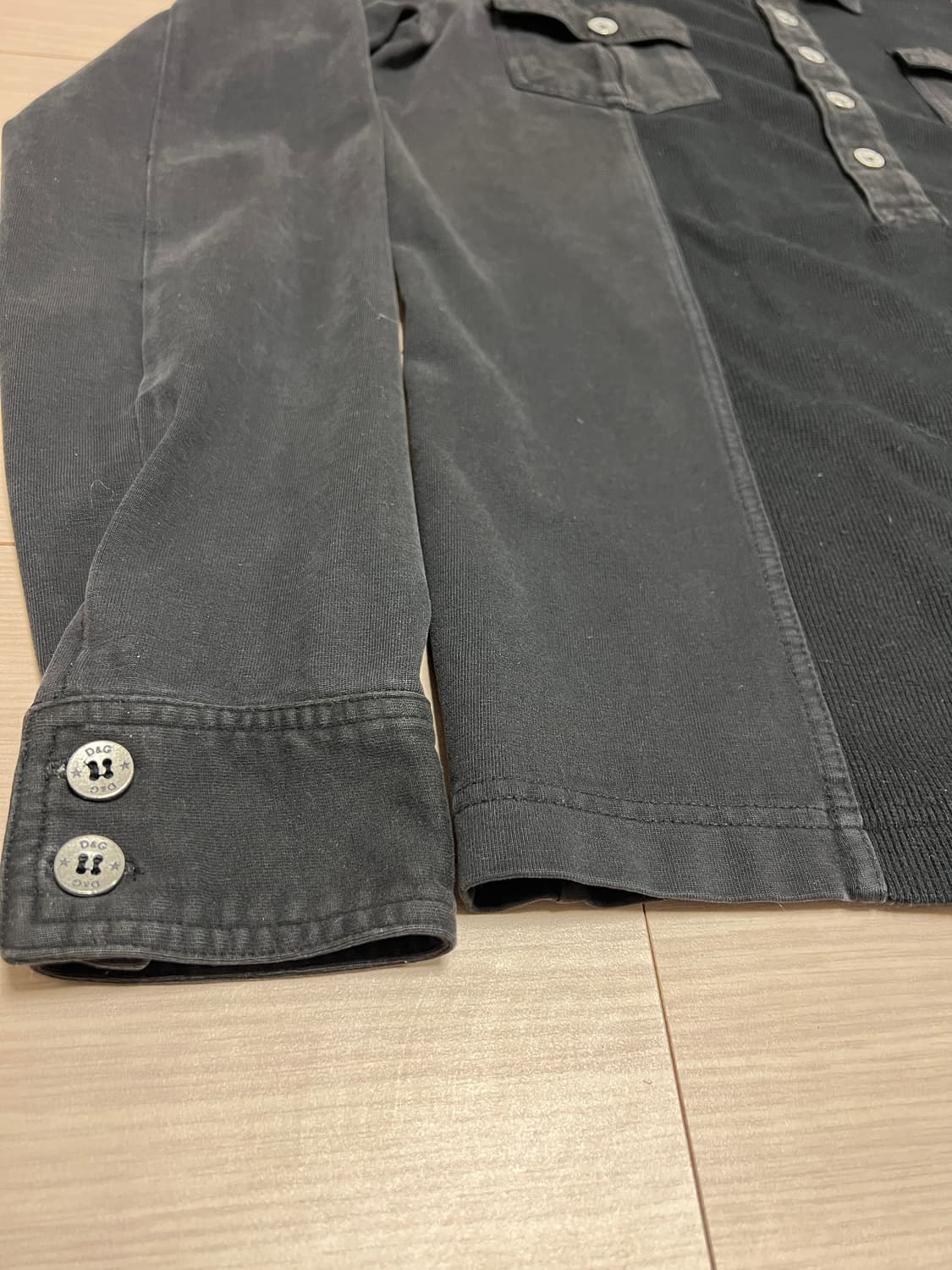 D&G 돌체앤가바나 블랙 배색 포켓 디테일 카라 롱슬리브 / L 상품이미지5