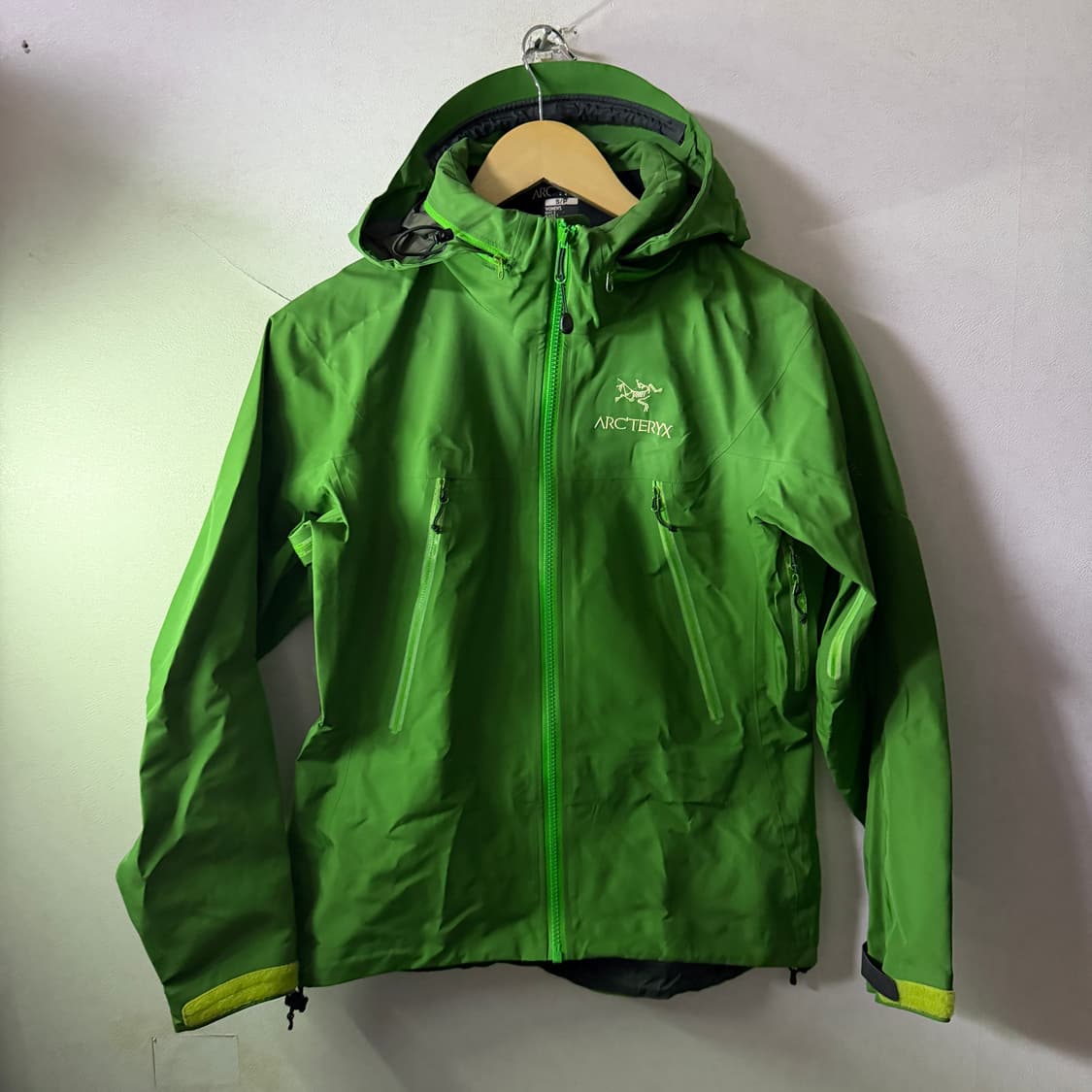 아크테릭스 베타LT 고어텍스 프로쉘 S (66-77) 캐나다 생산 상품이미지2