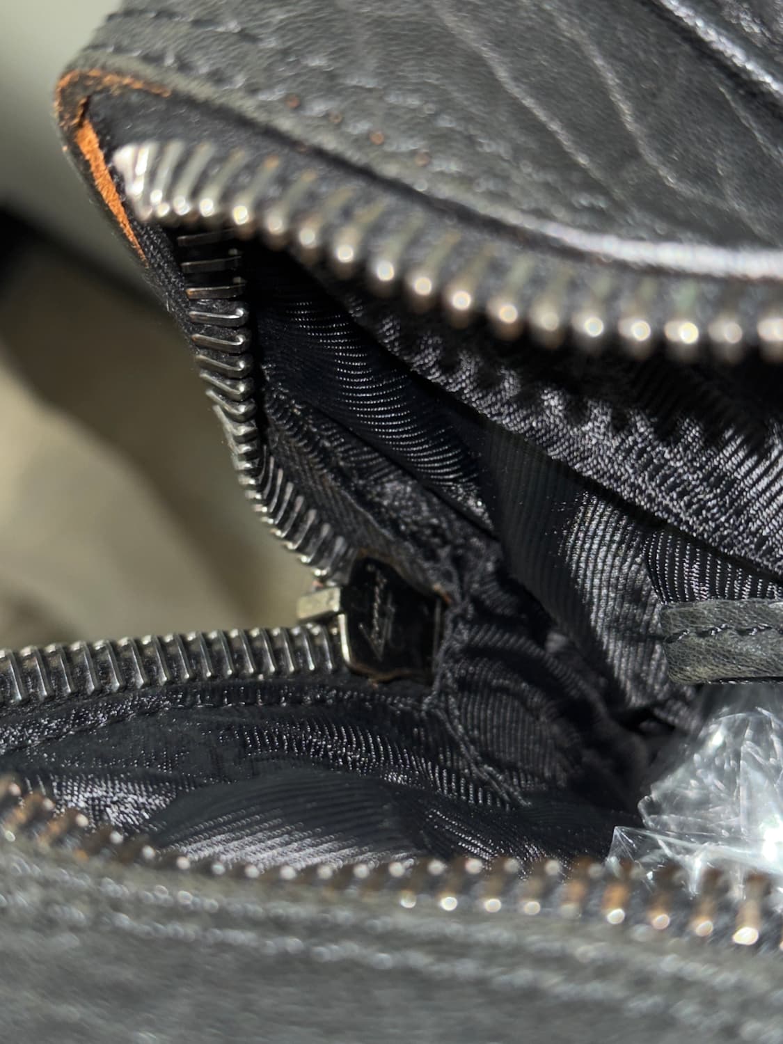 버버리 프로섬 포켓 나이트백 라지 상품이미지5