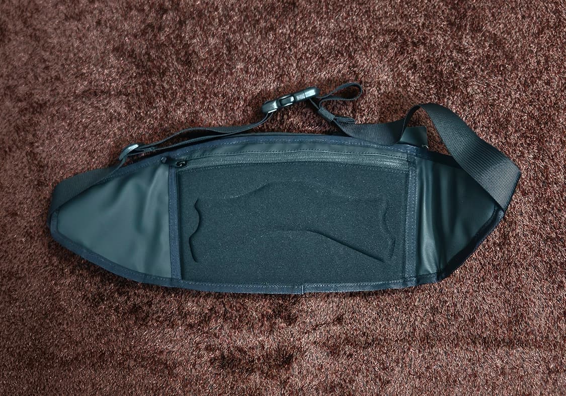 오클리 아이콘 벨트백 블랙 상품이미지4