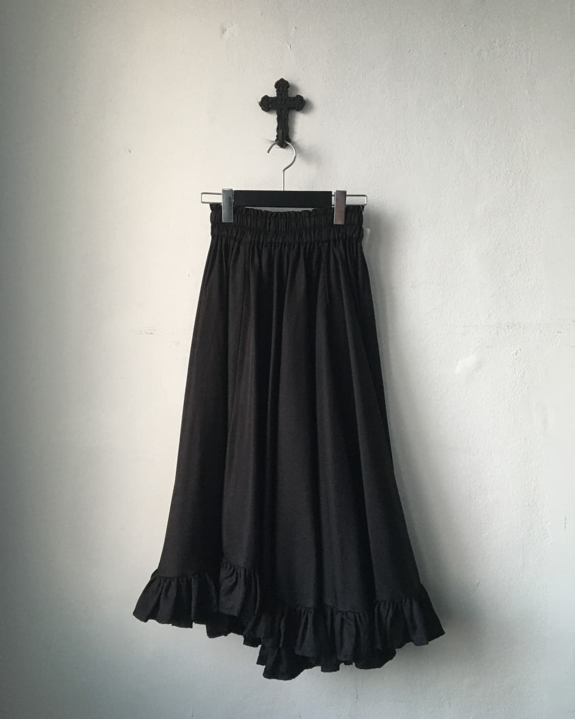 Frill unbalanced long skirt 상품이미지1