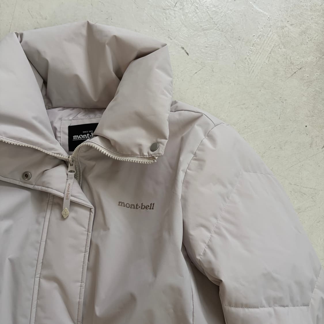 몽벨 에어웜 빈티지 패딩 M 상품이미지4