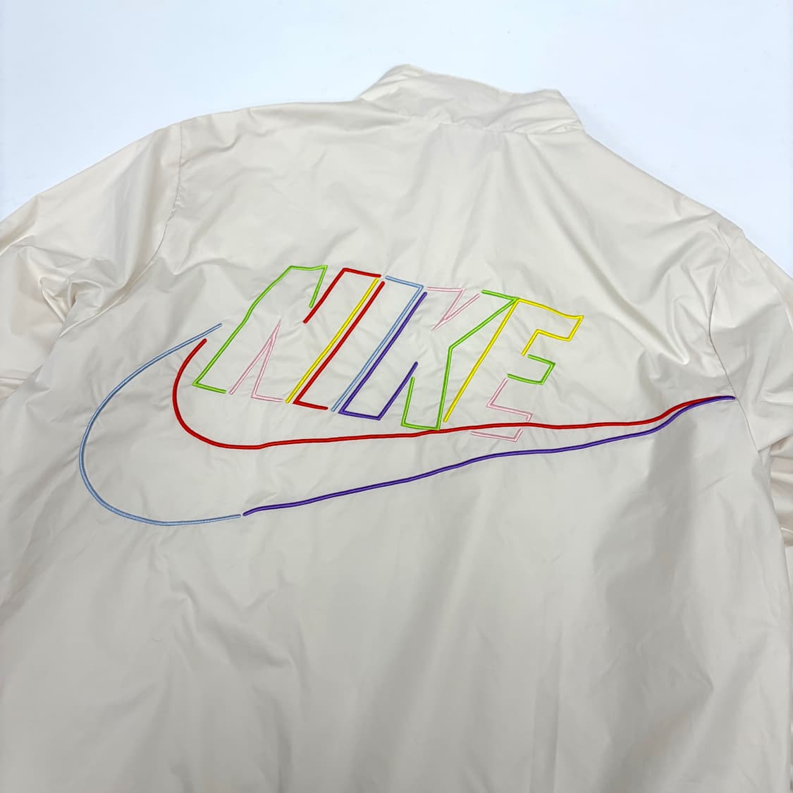 나이키 윈드브레이커 바람막이 레인보우 자수 L 상품이미지3