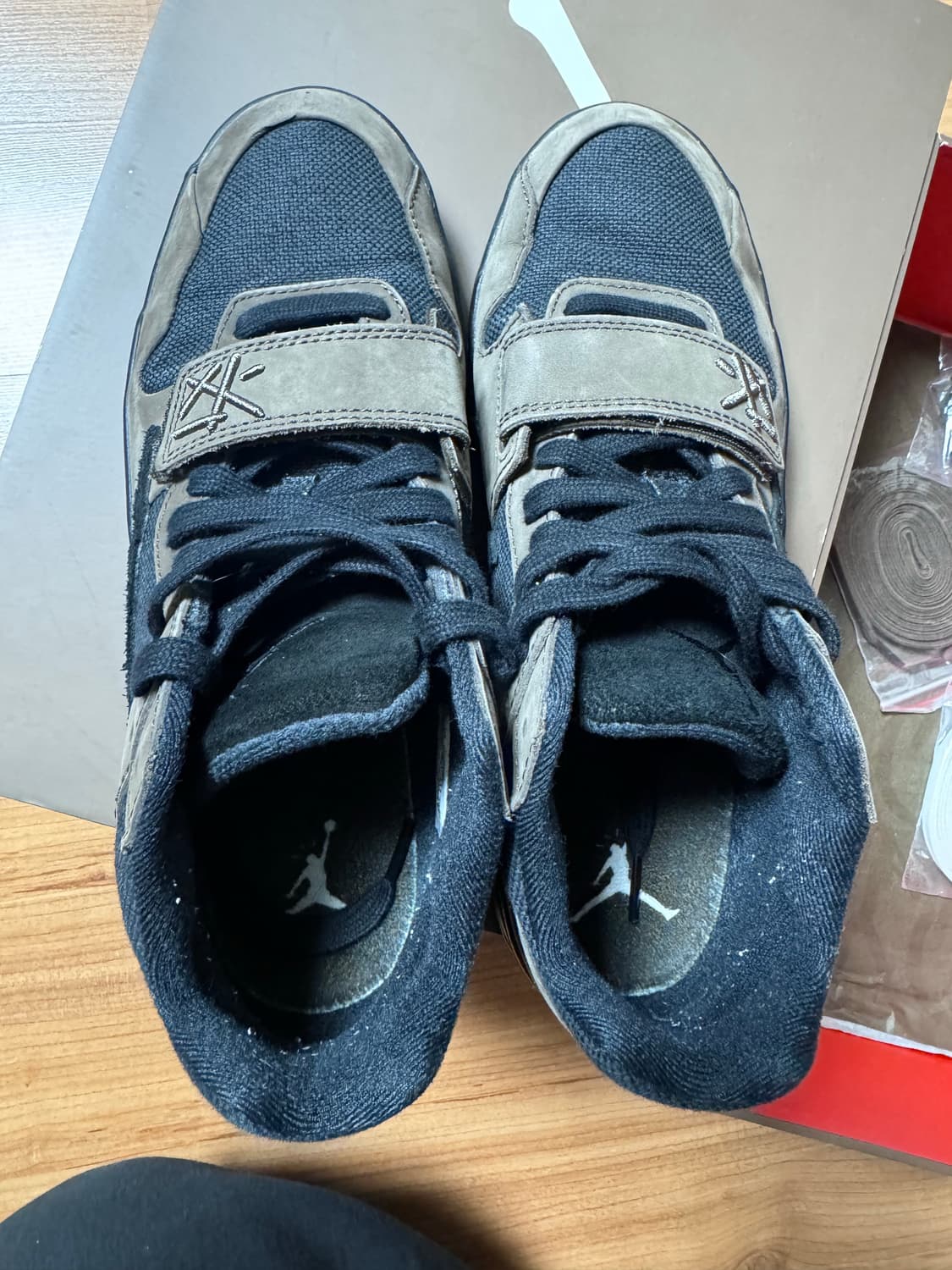 트래비스 스캇 점프맨 잭 TR 블랙 앤 다크 모카 상품이미지3