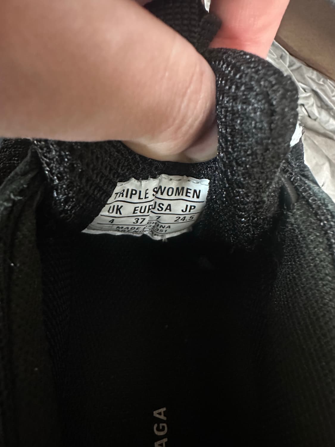 발렌시아가 트리플S 더티블랙 클리어솔 37 245 상품이미지3