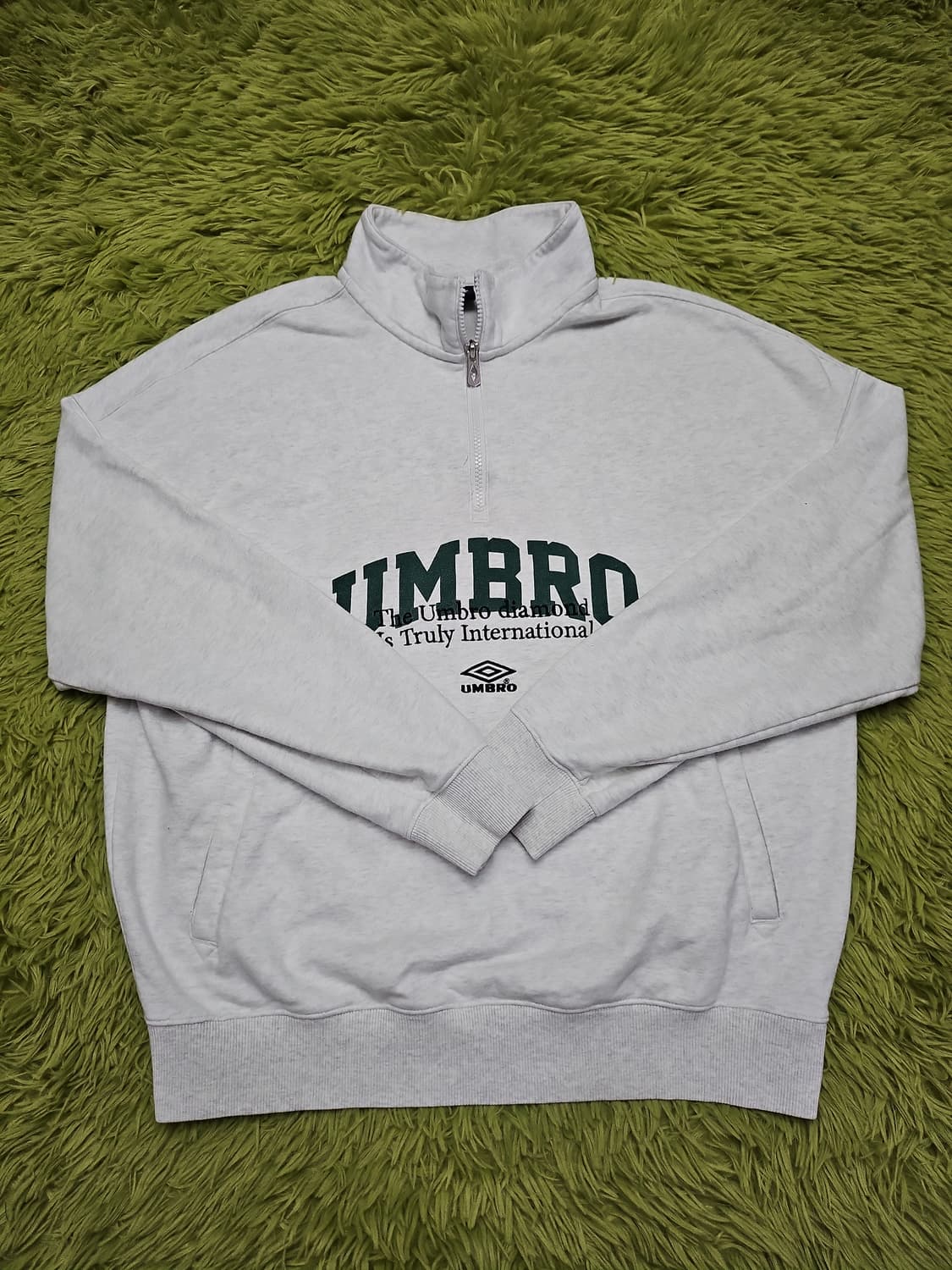 엄브로 빅로고 반집업 맨투맨 (L) 상품이미지1