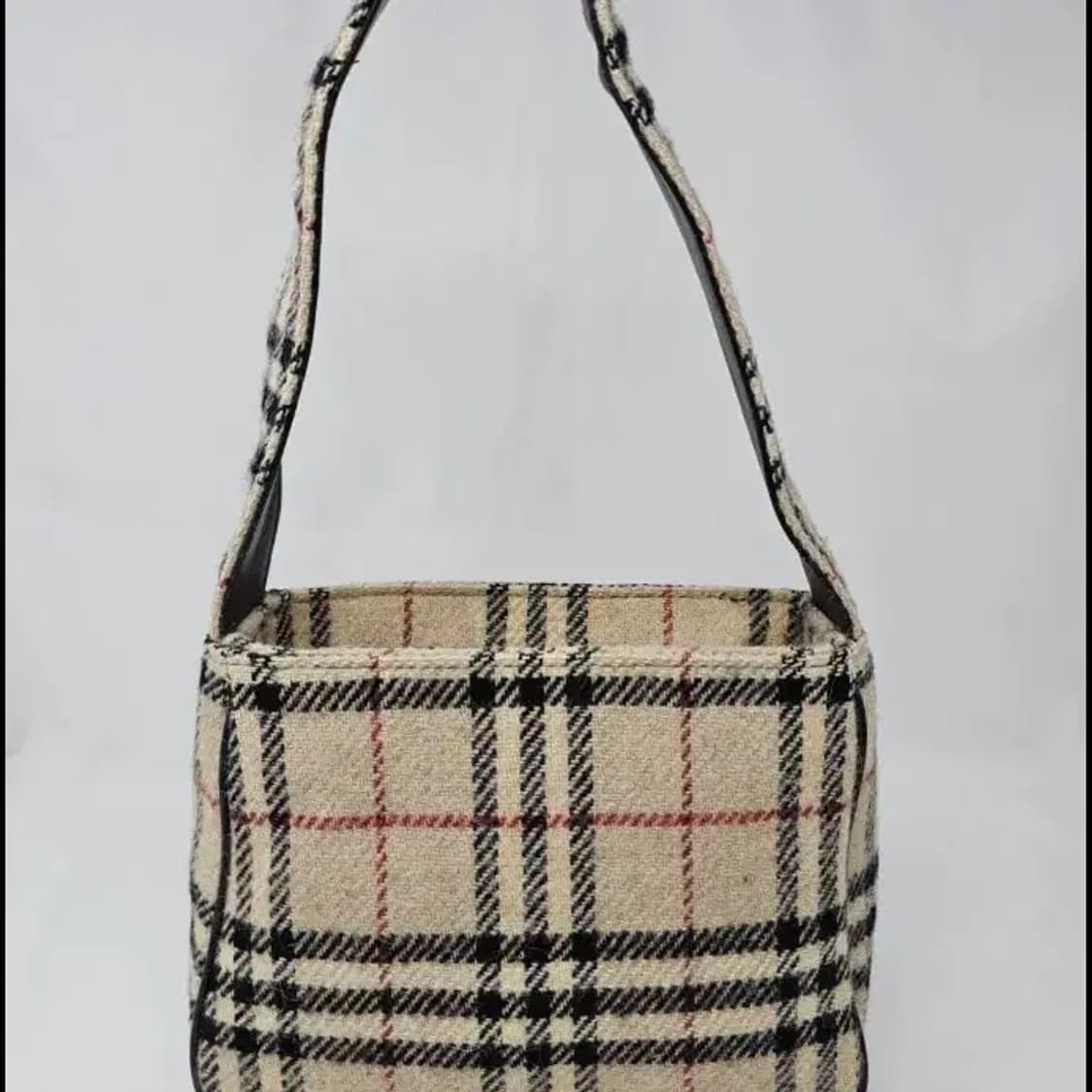 정품 버버리 체크 숄더백 상품이미지1