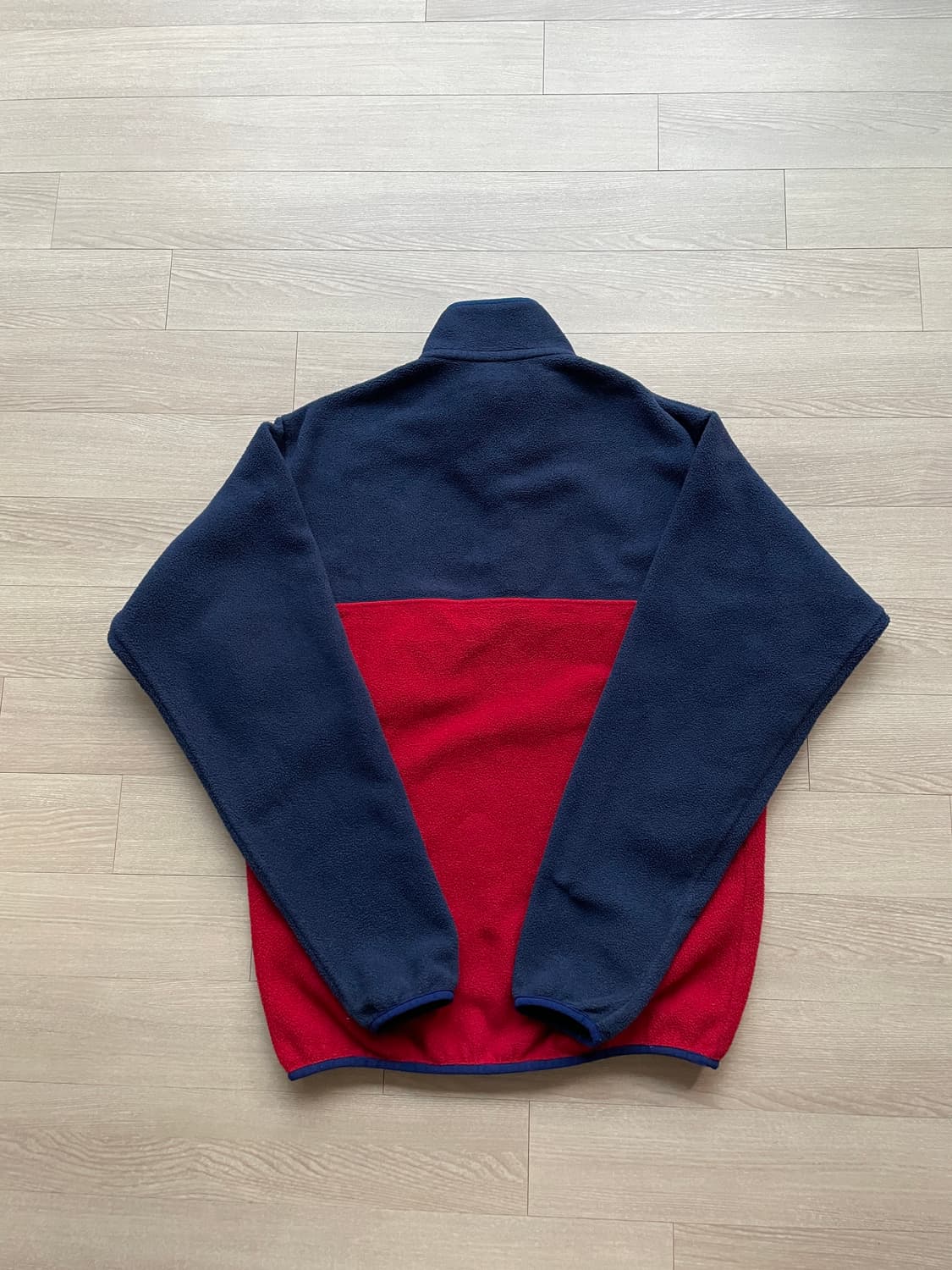 파타고니아 신칠라 레드 블루 플리스 켄달 제너 상품이미지3