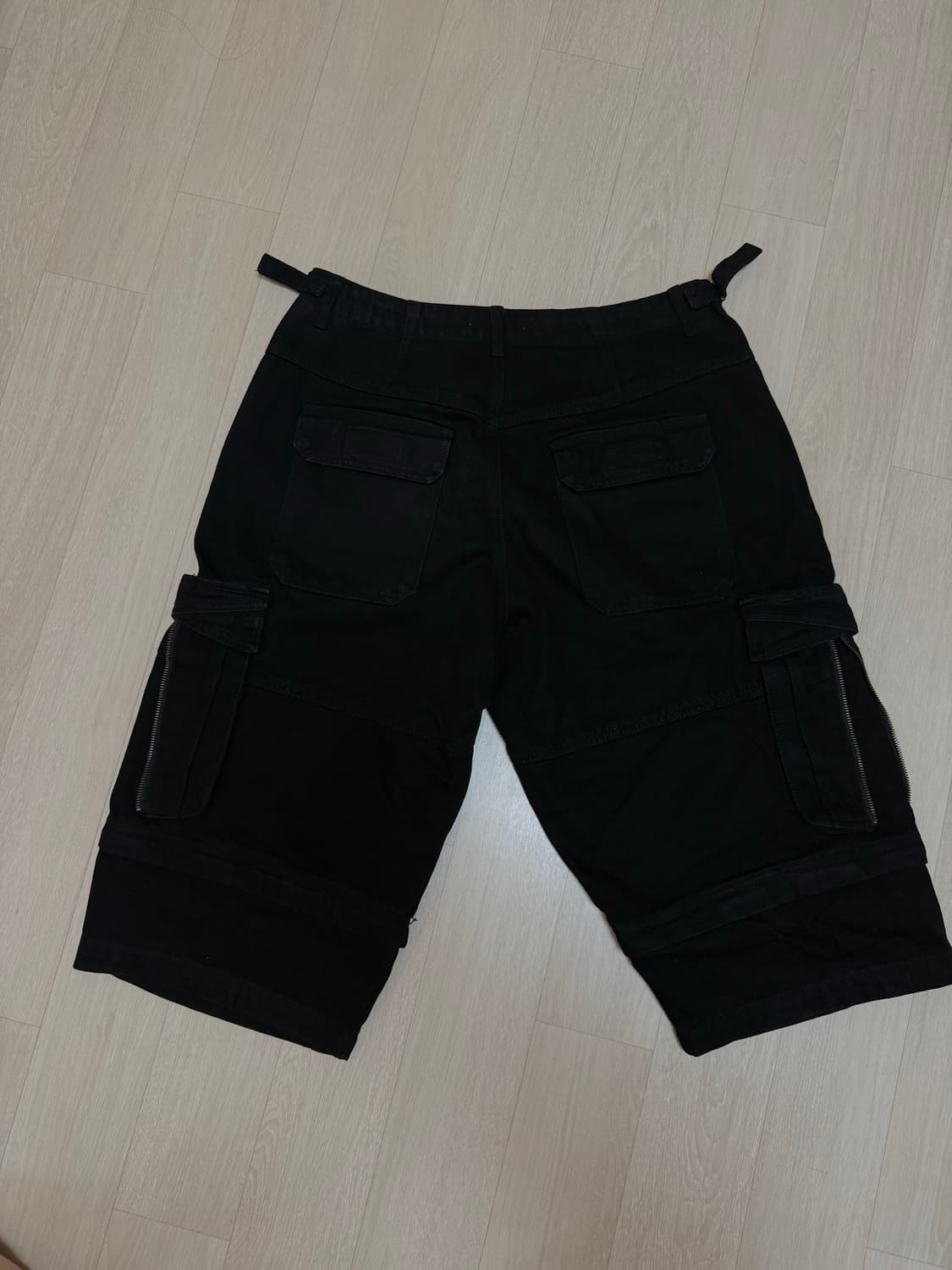 SIDE CARGO ZIPPER SHORTS (BLACK) 상품이미지4