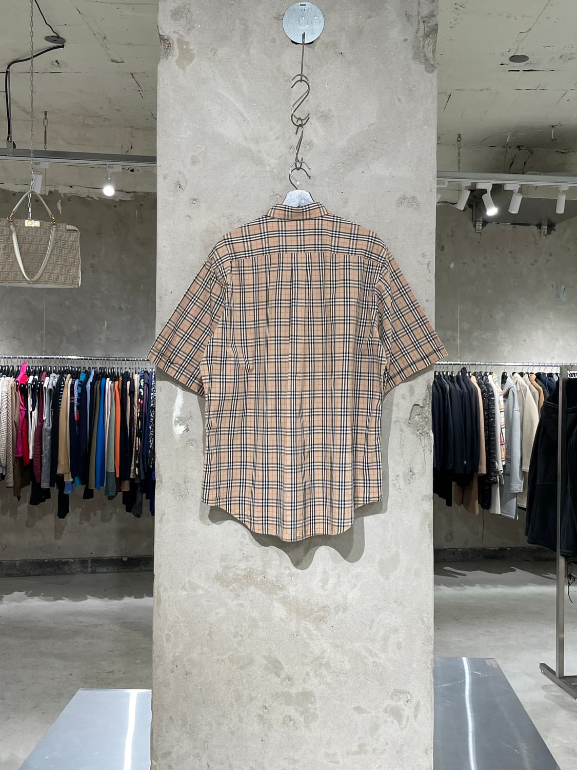 버버리 베이지 기마로고 싱글 포켓 하프 셔츠 상품이미지6