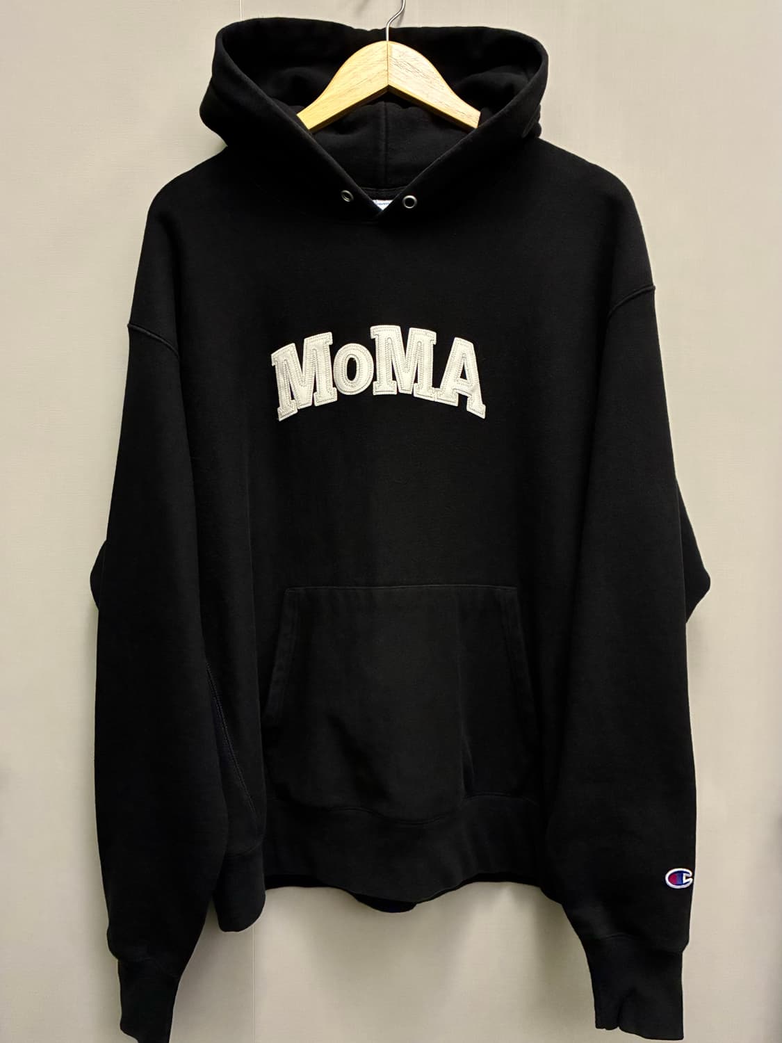 (XL)챔피온 x MOMA 모마 리버스위브 스웻 후드티셔츠 블랙 상품이미지1