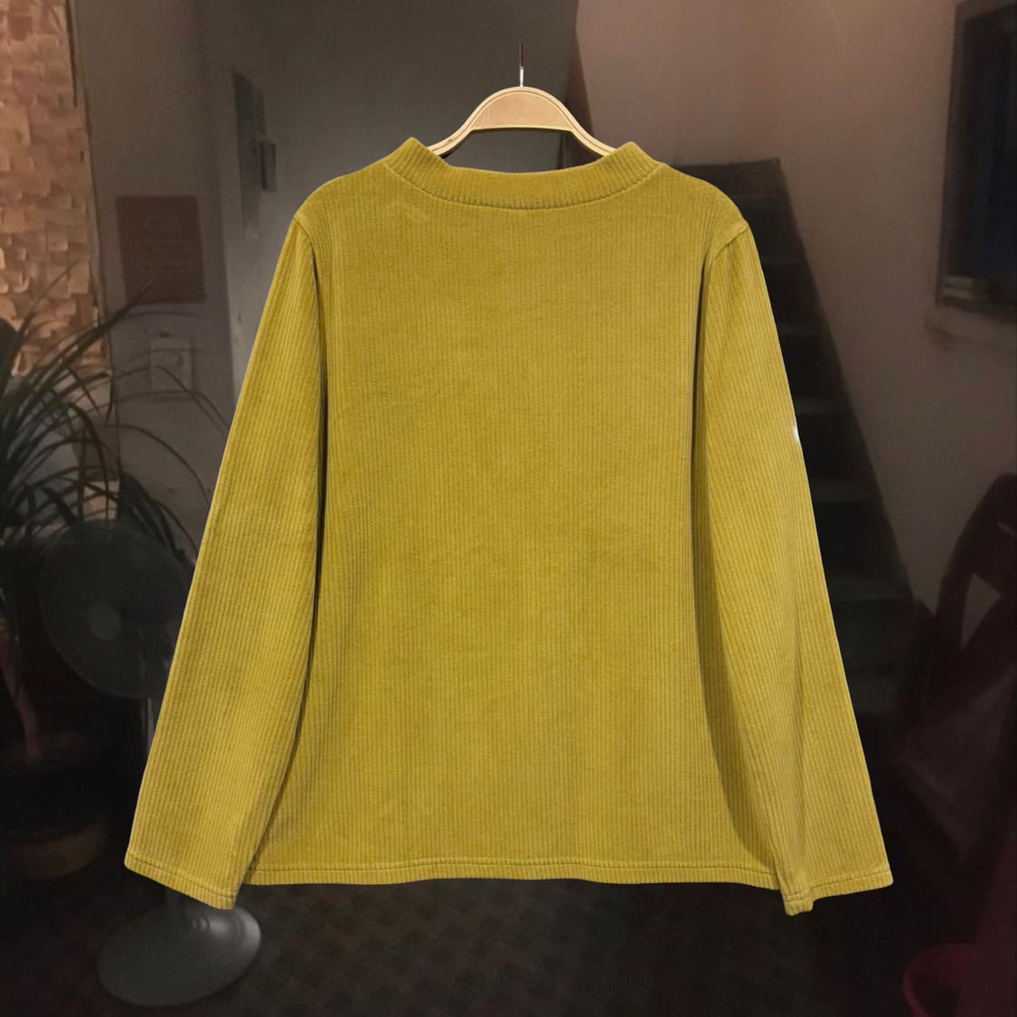 빈티지 버튼 포인트 올리브 코듀로이 벨벳 니트 티셔츠 상품이미지2